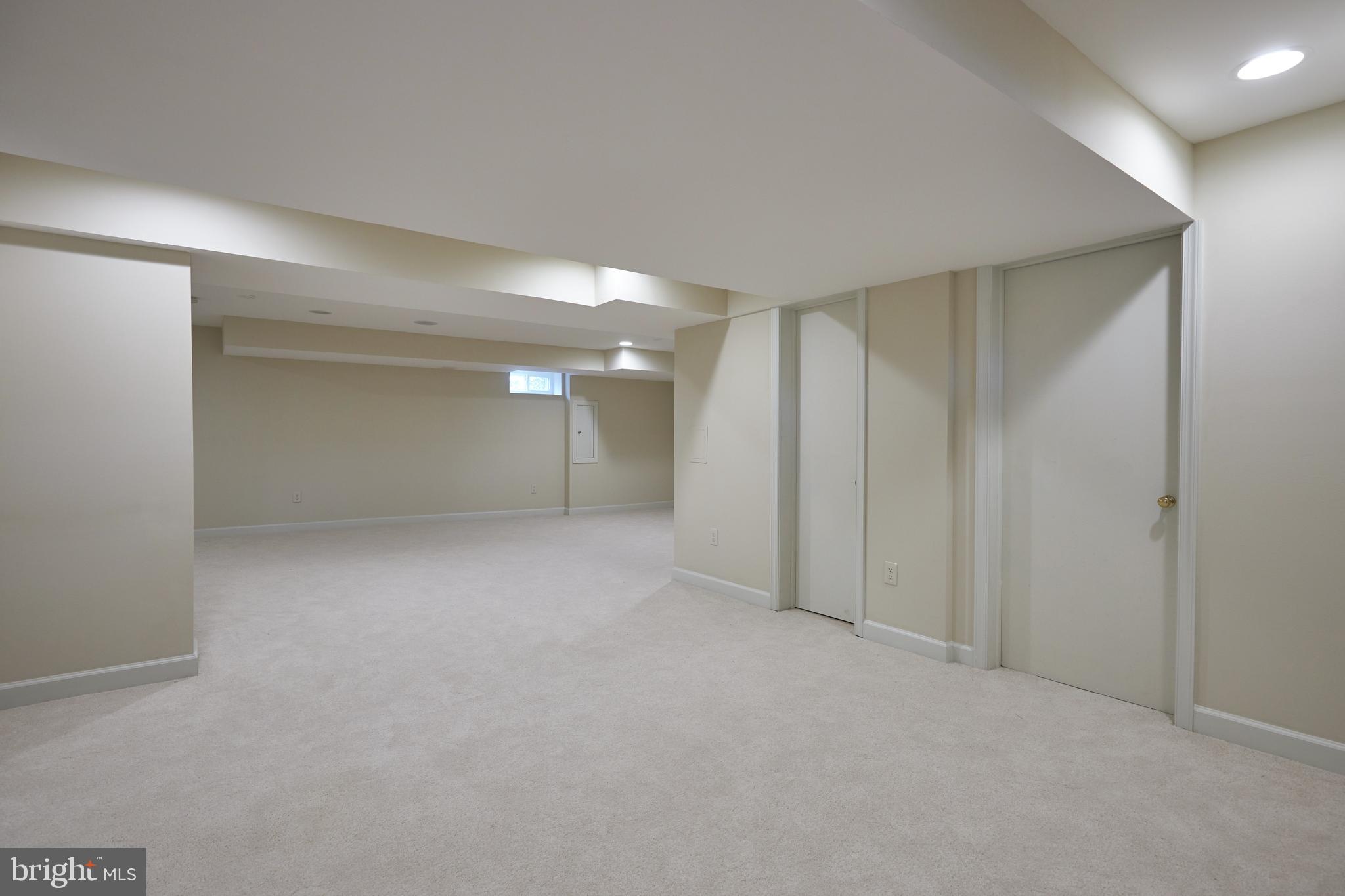 WINDSOR HILLS - Residential