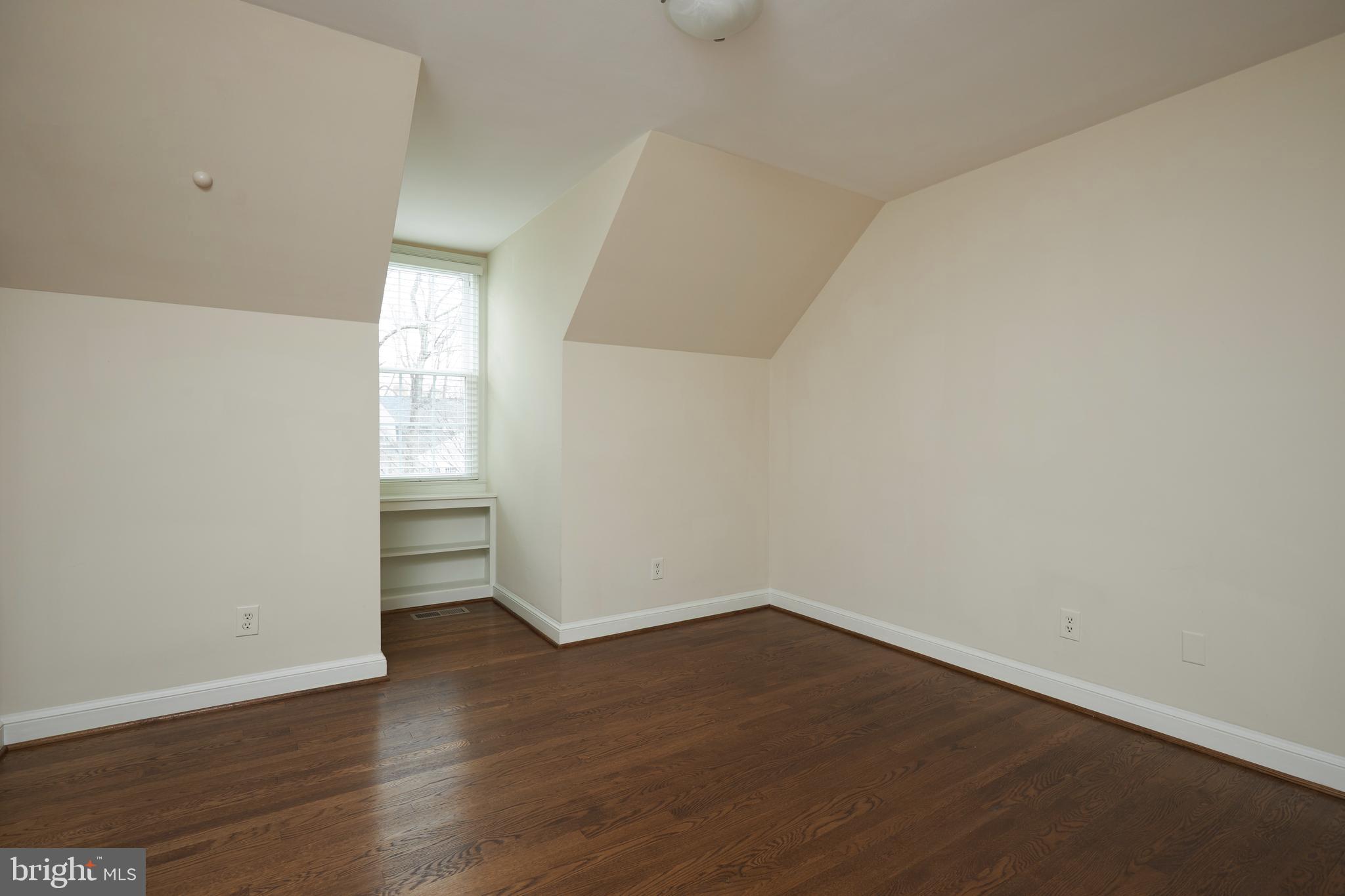 WINDSOR HILLS - Residential