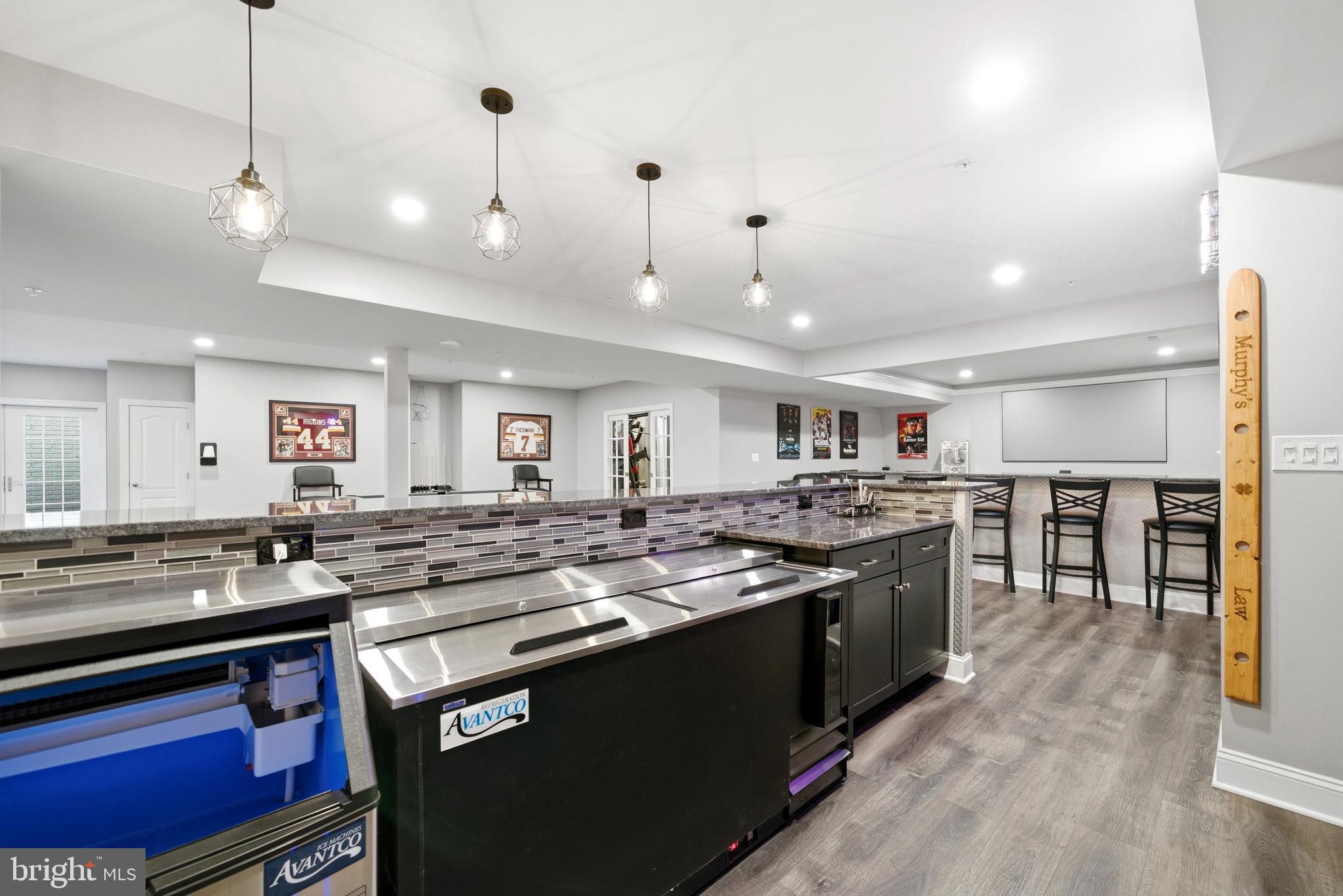 TWIN PONDS - Residential