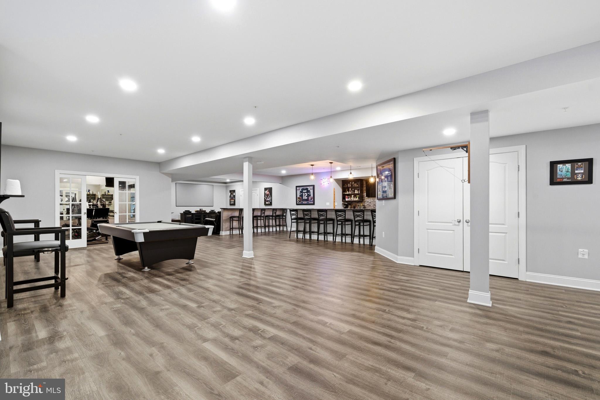 TWIN PONDS - Residential