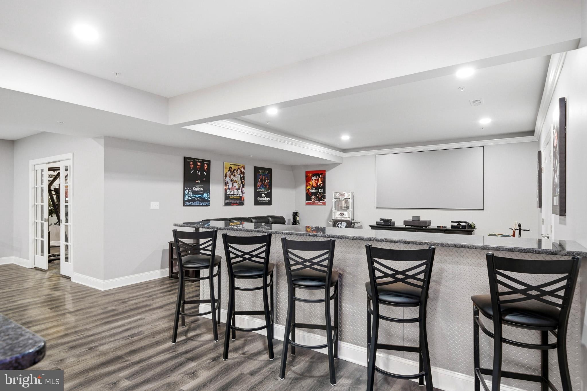 TWIN PONDS - Residential