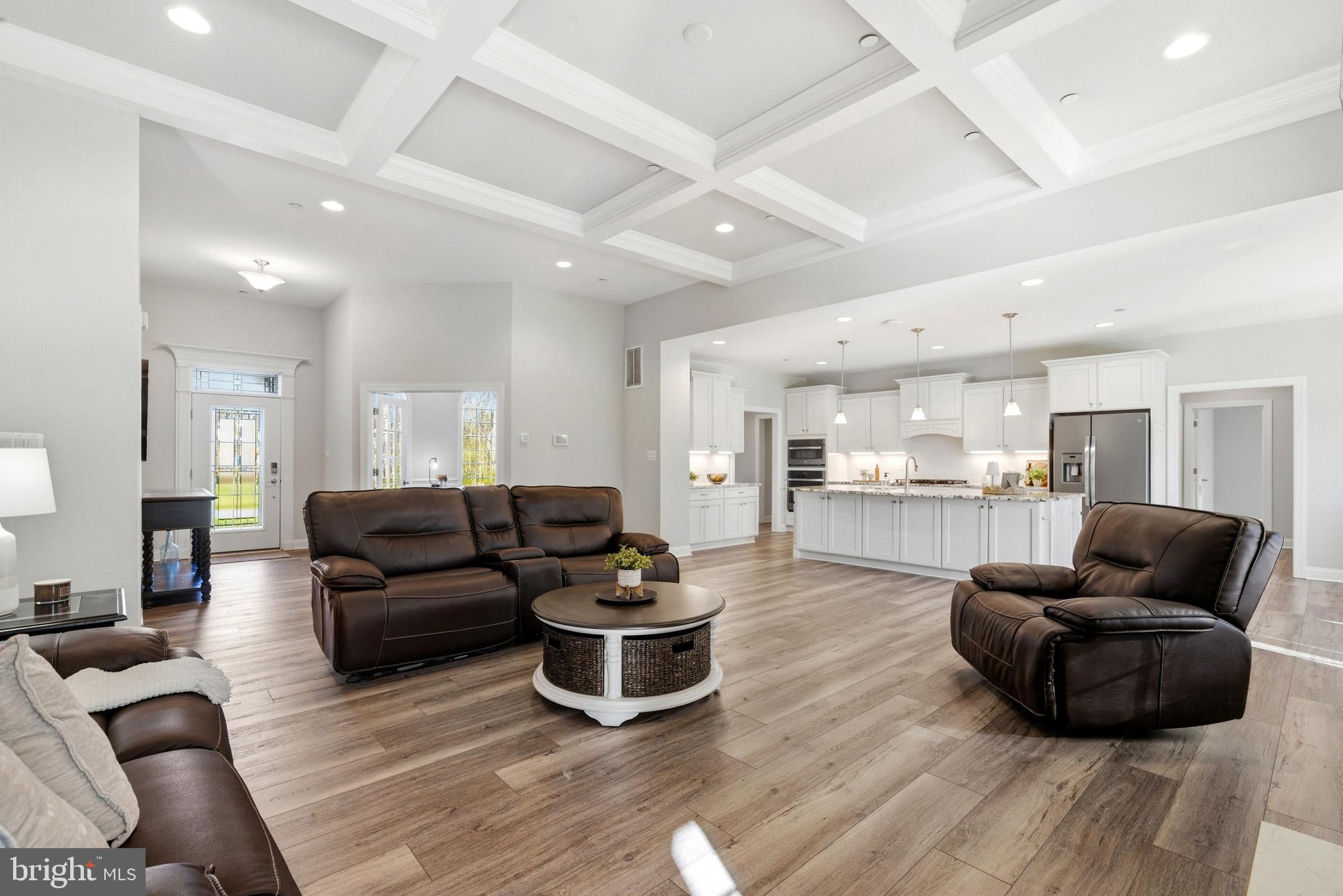 TWIN PONDS - Residential