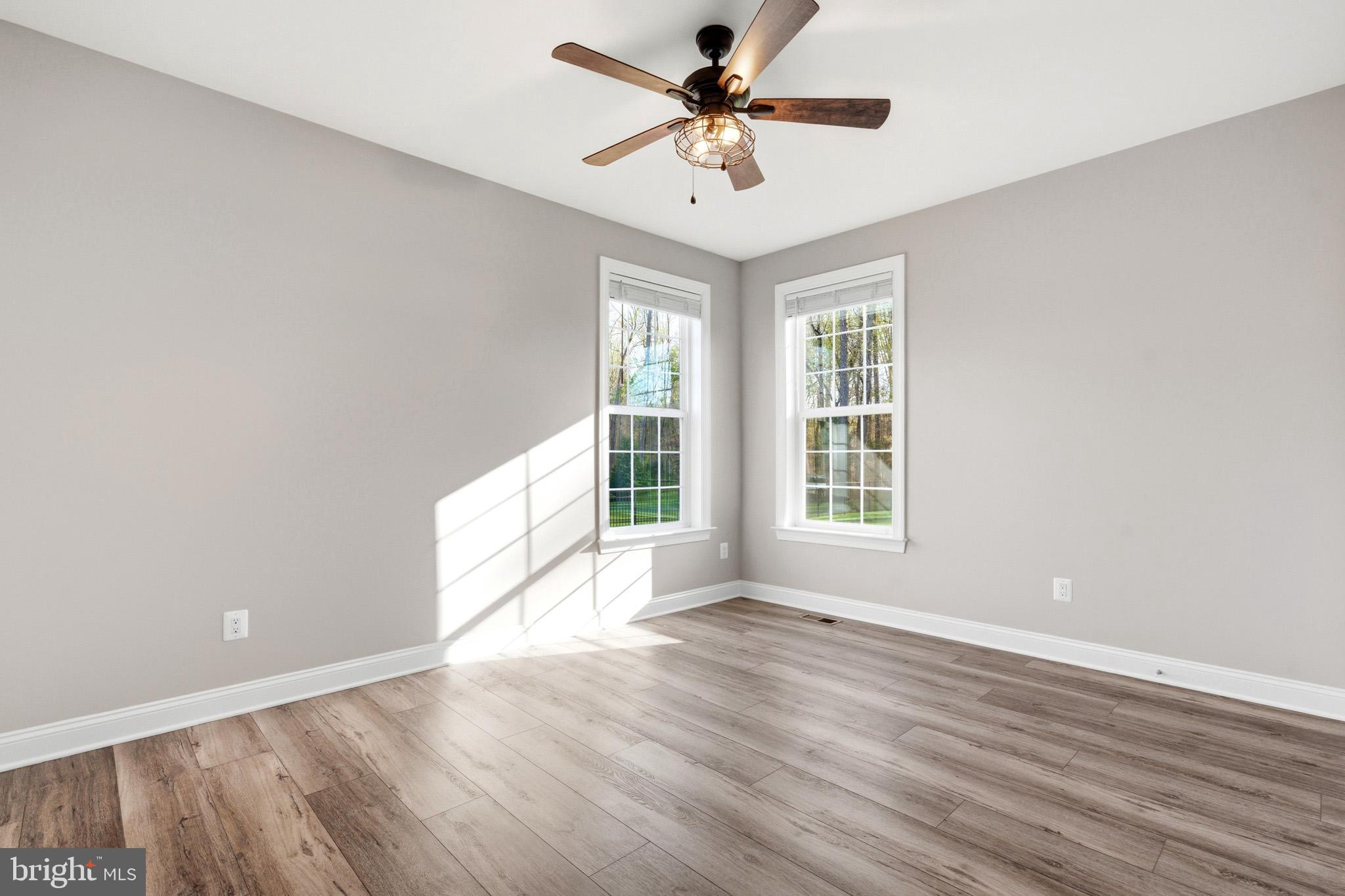 TWIN PONDS - Residential