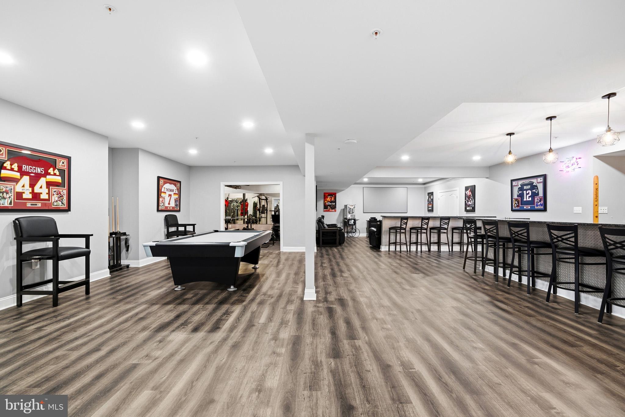 TWIN PONDS - Residential