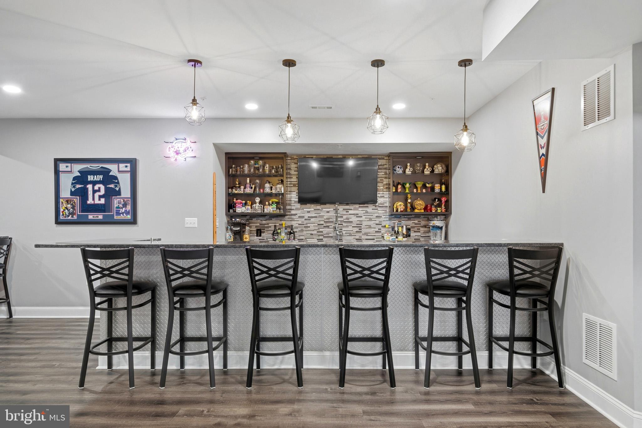 TWIN PONDS - Residential