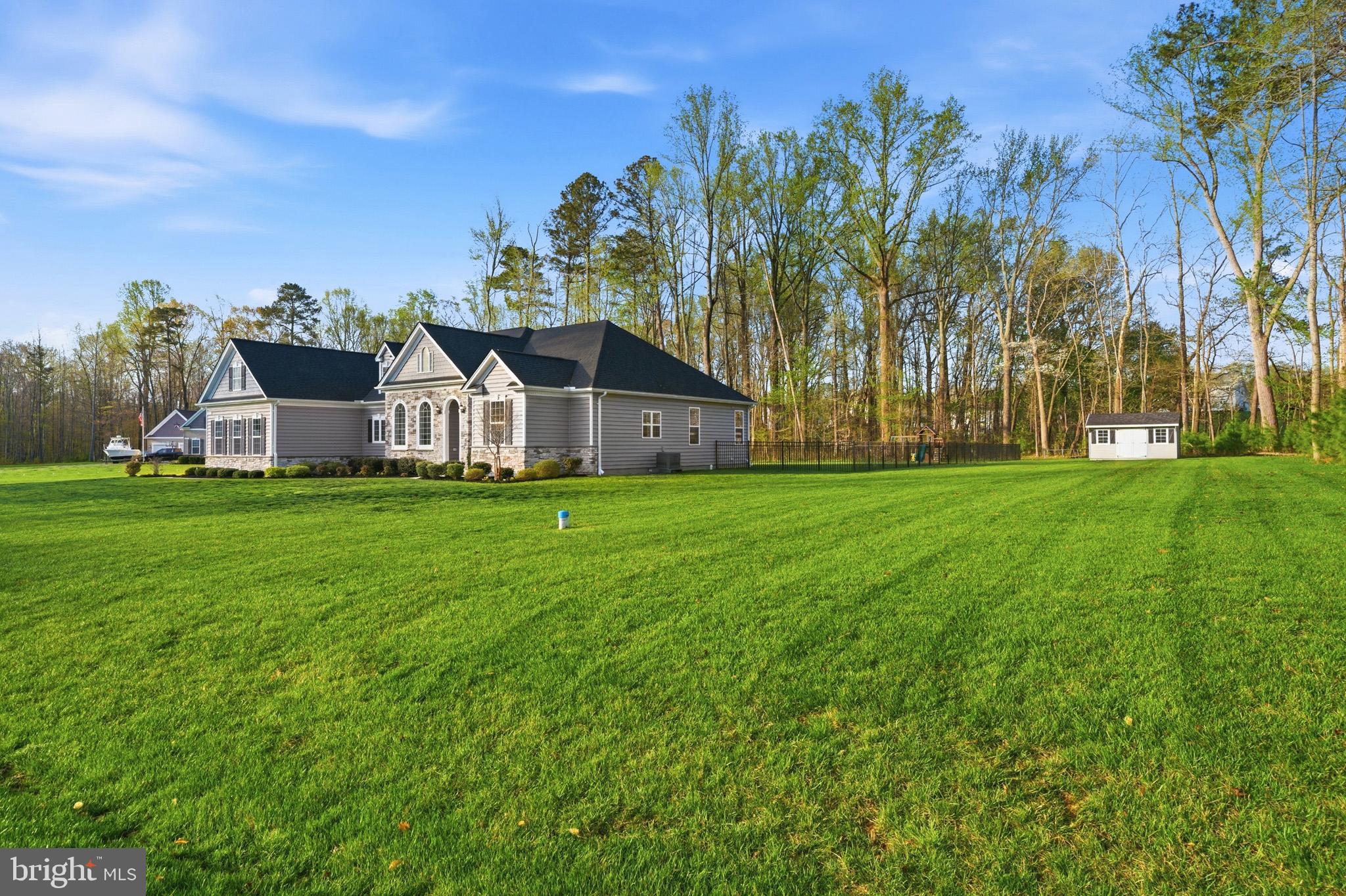 TWIN PONDS - Residential