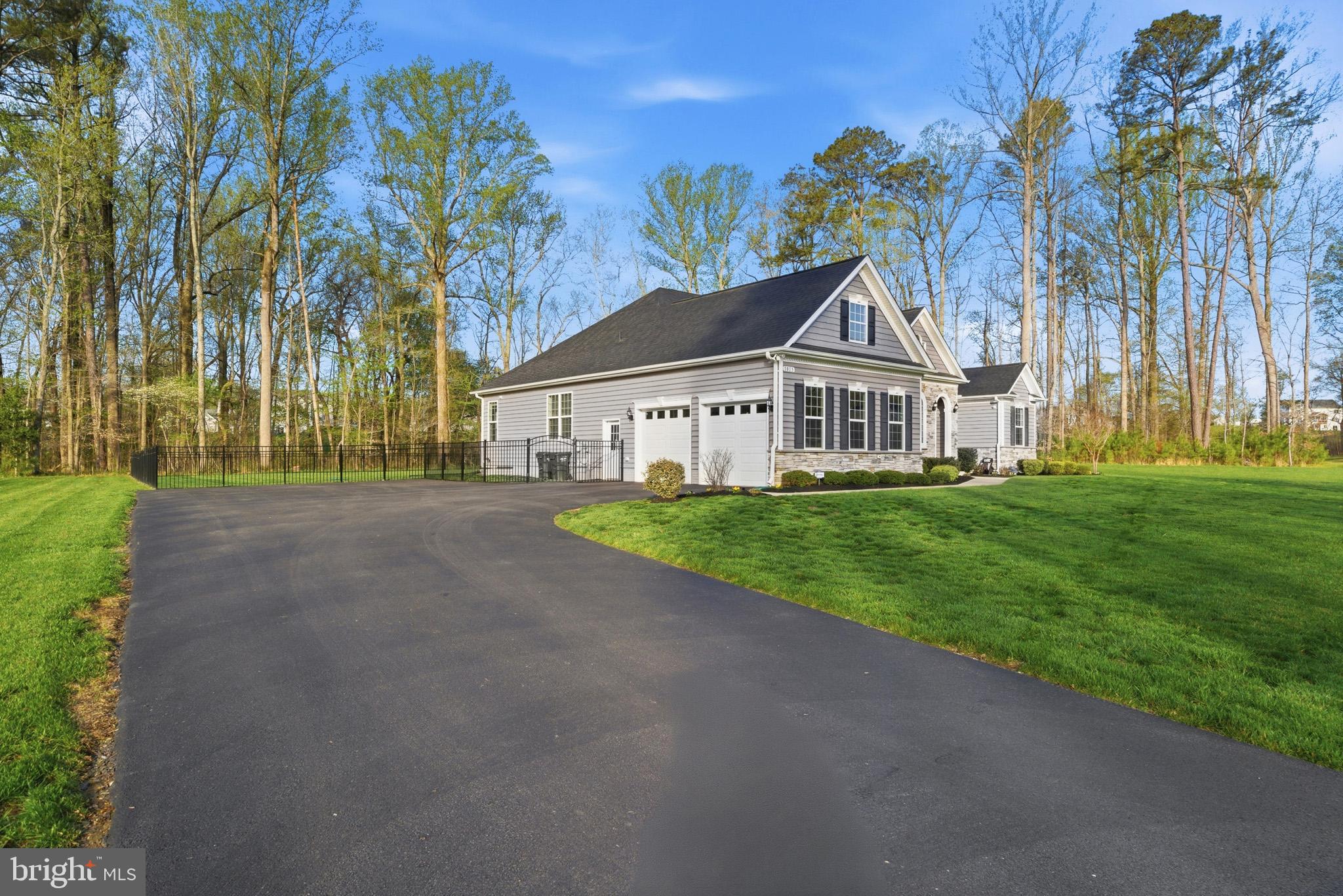 TWIN PONDS - Residential