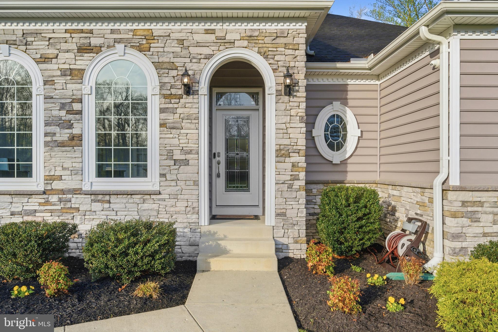 TWIN PONDS - Residential