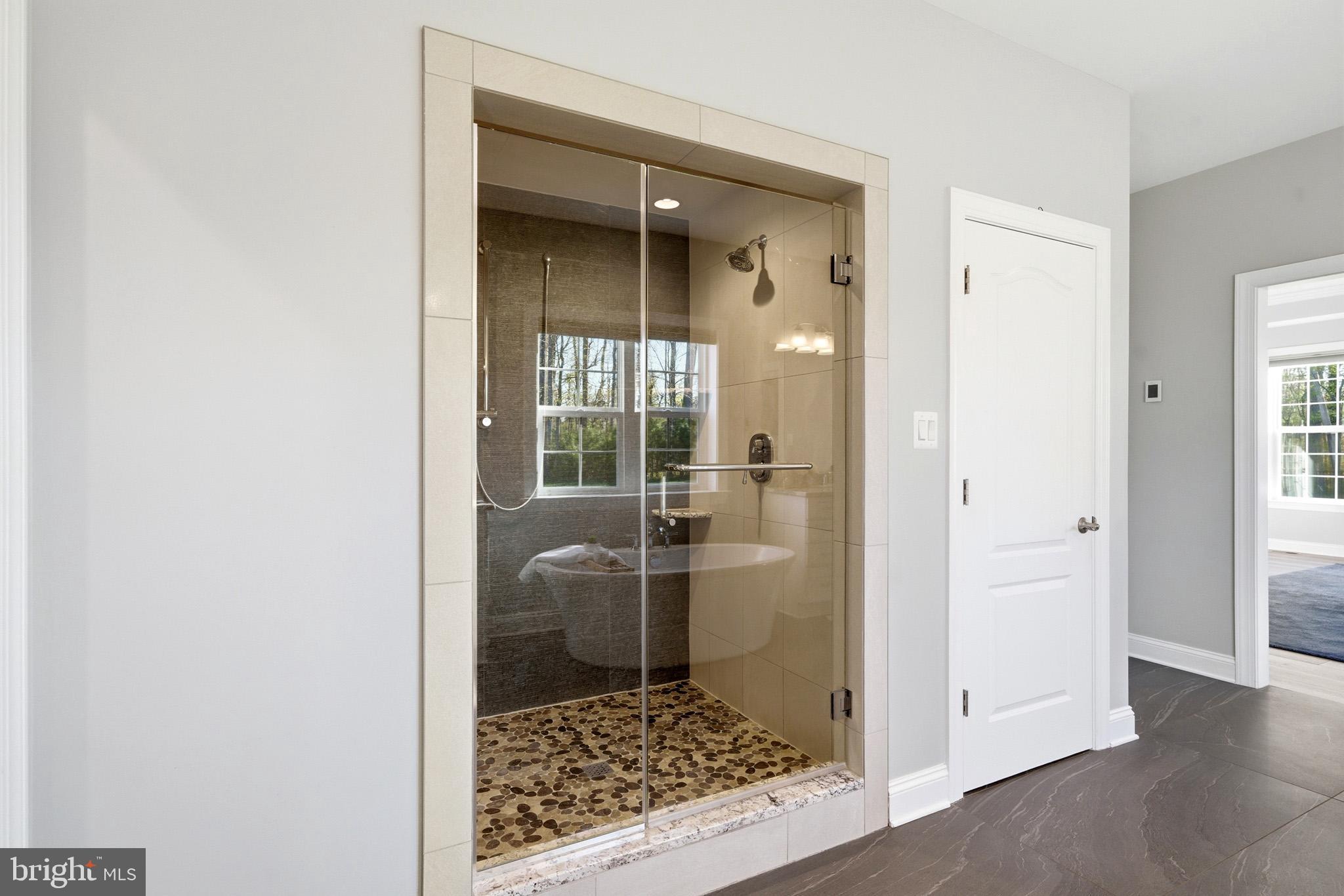 TWIN PONDS - Residential