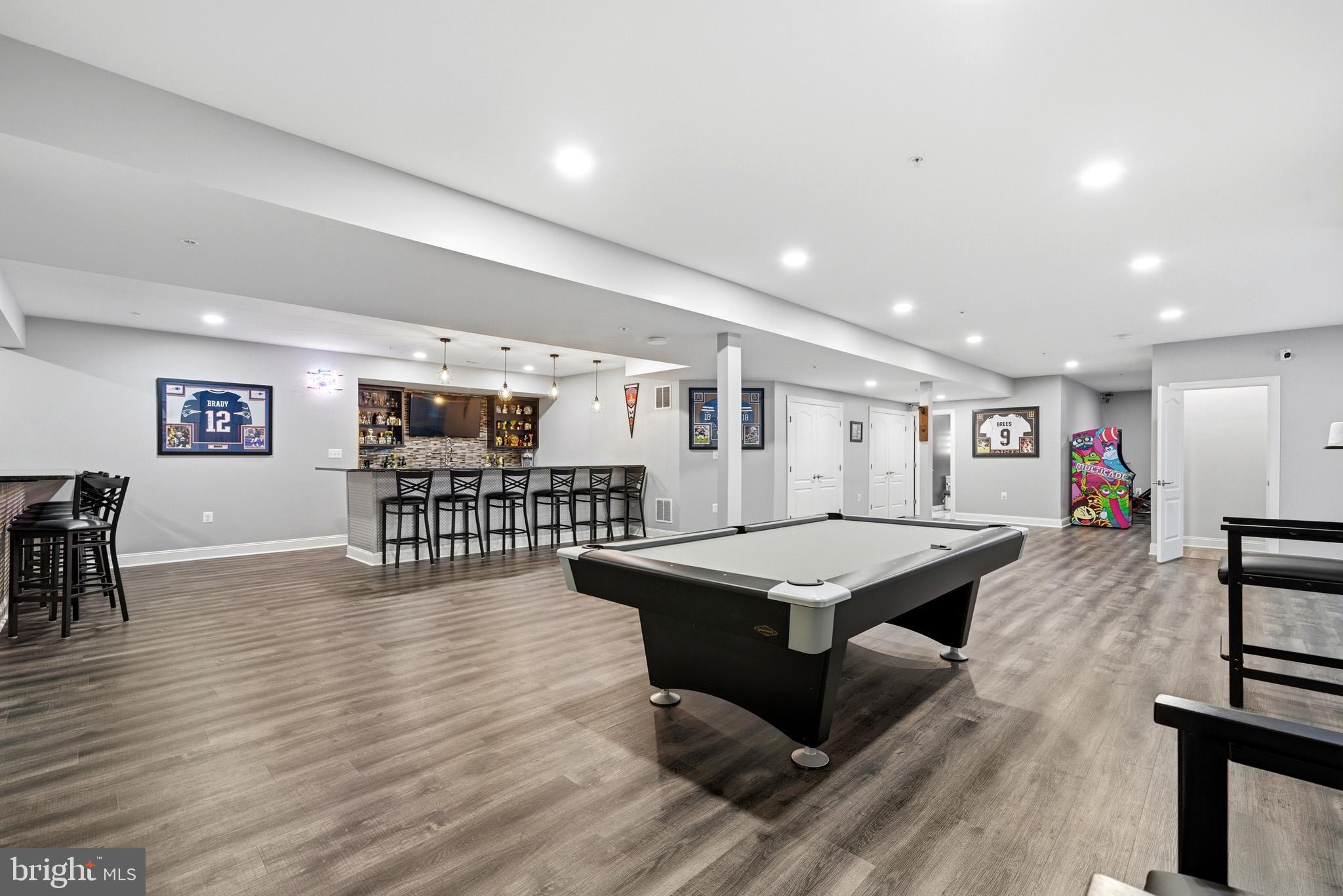 TWIN PONDS - Residential