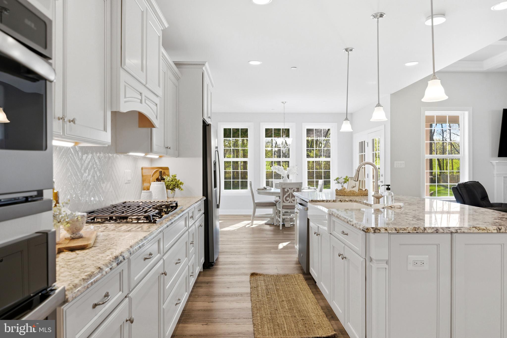 TWIN PONDS - Residential