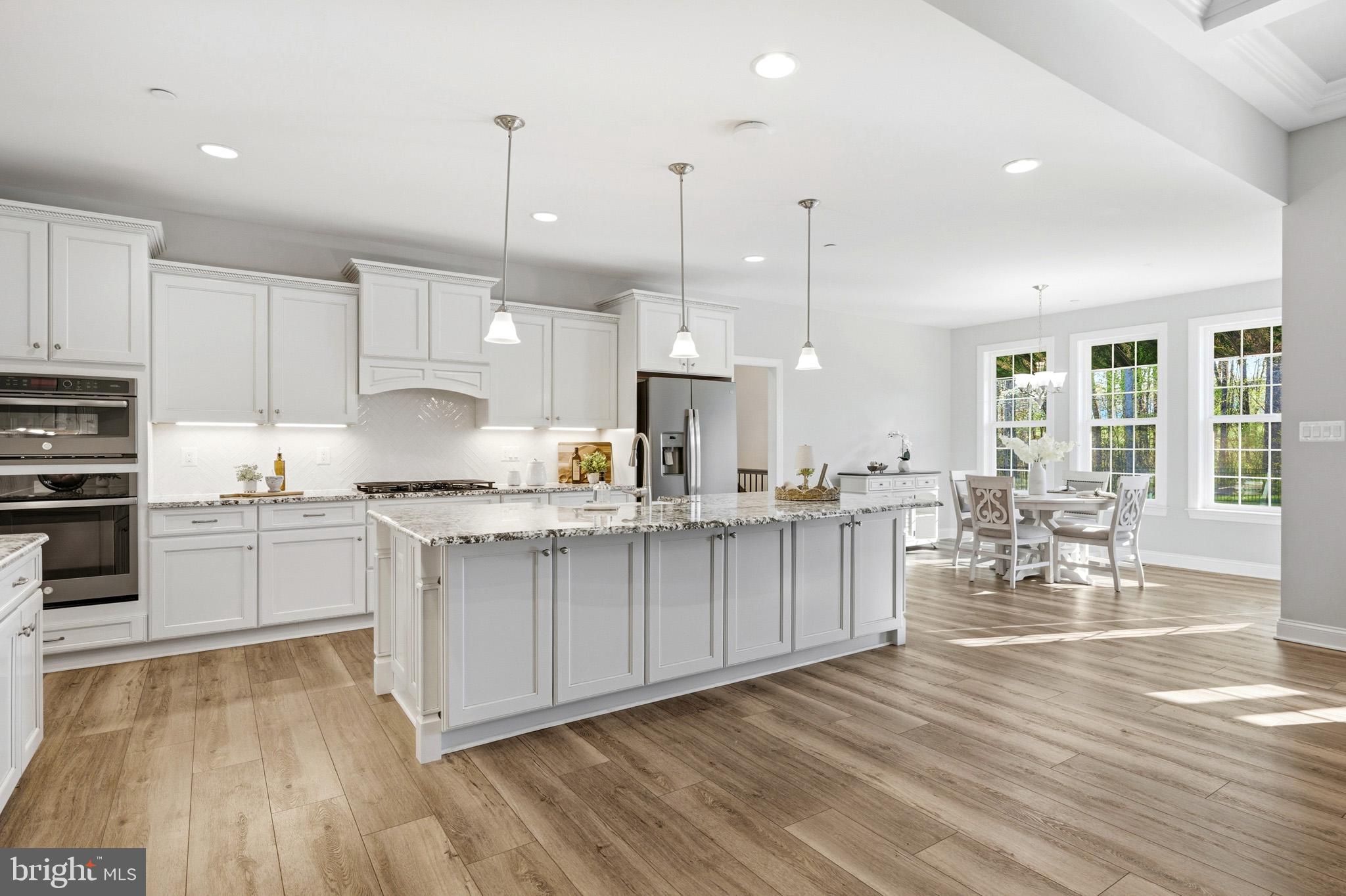 TWIN PONDS - Residential