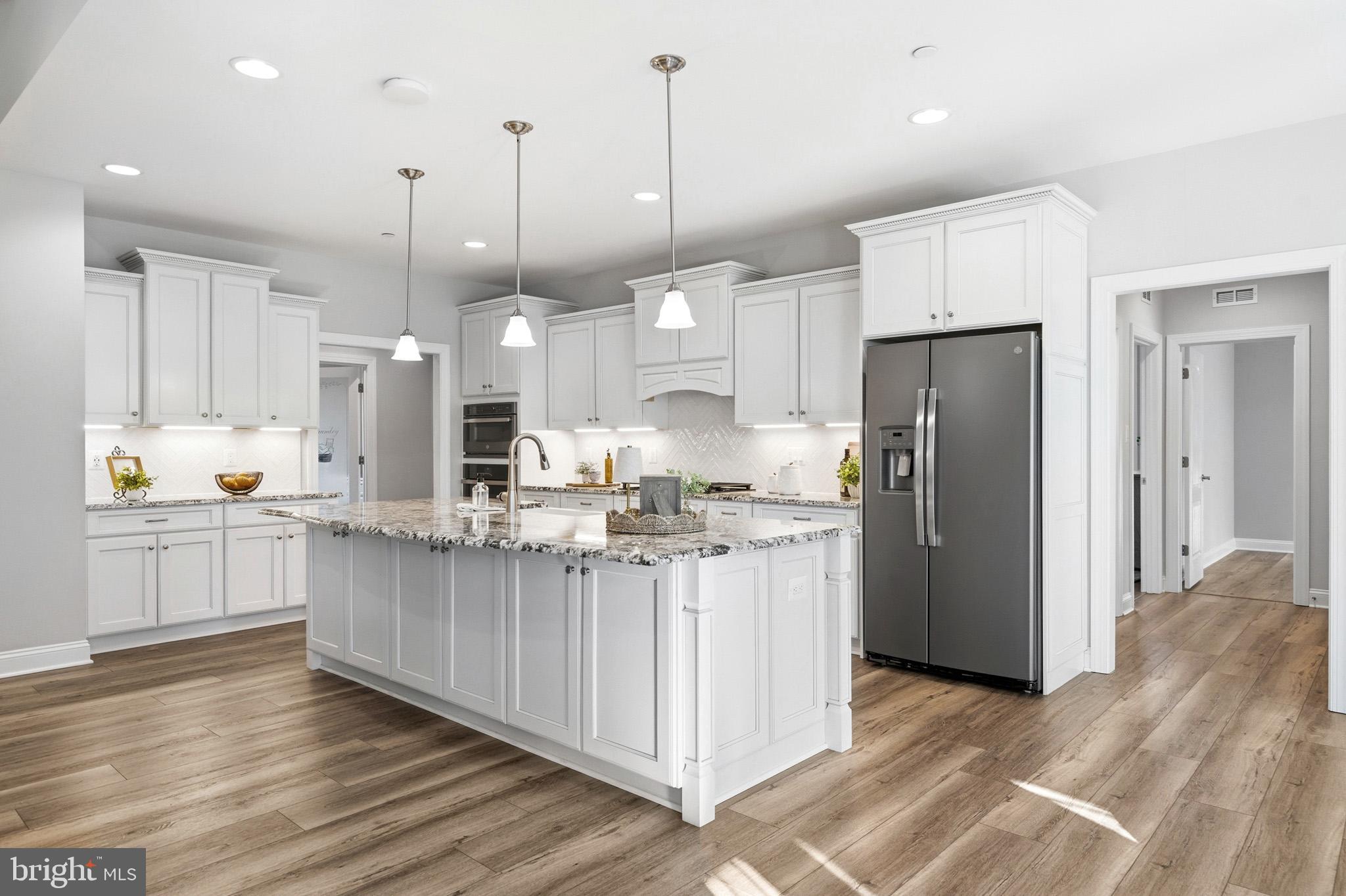 TWIN PONDS - Residential