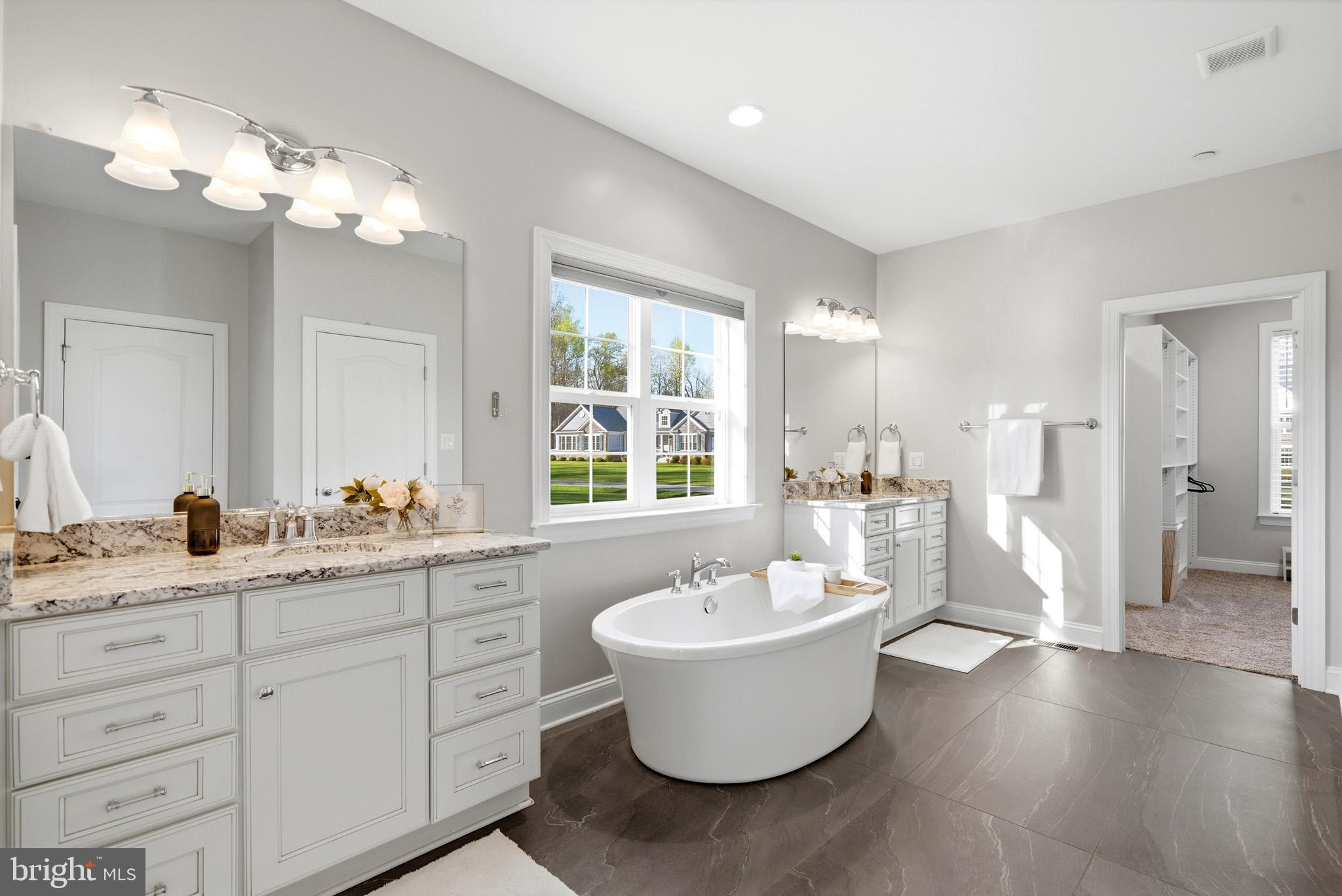 TWIN PONDS - Residential