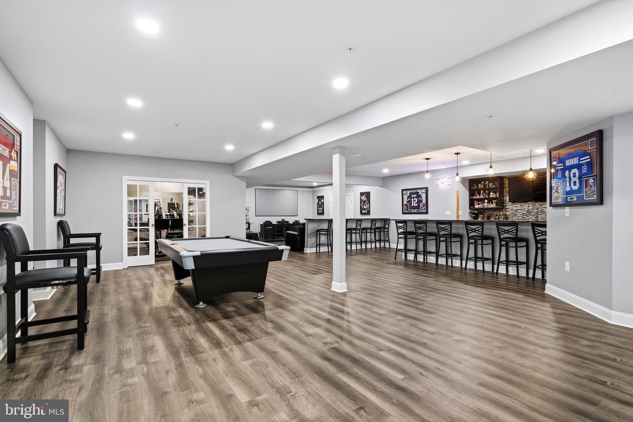 TWIN PONDS - Residential