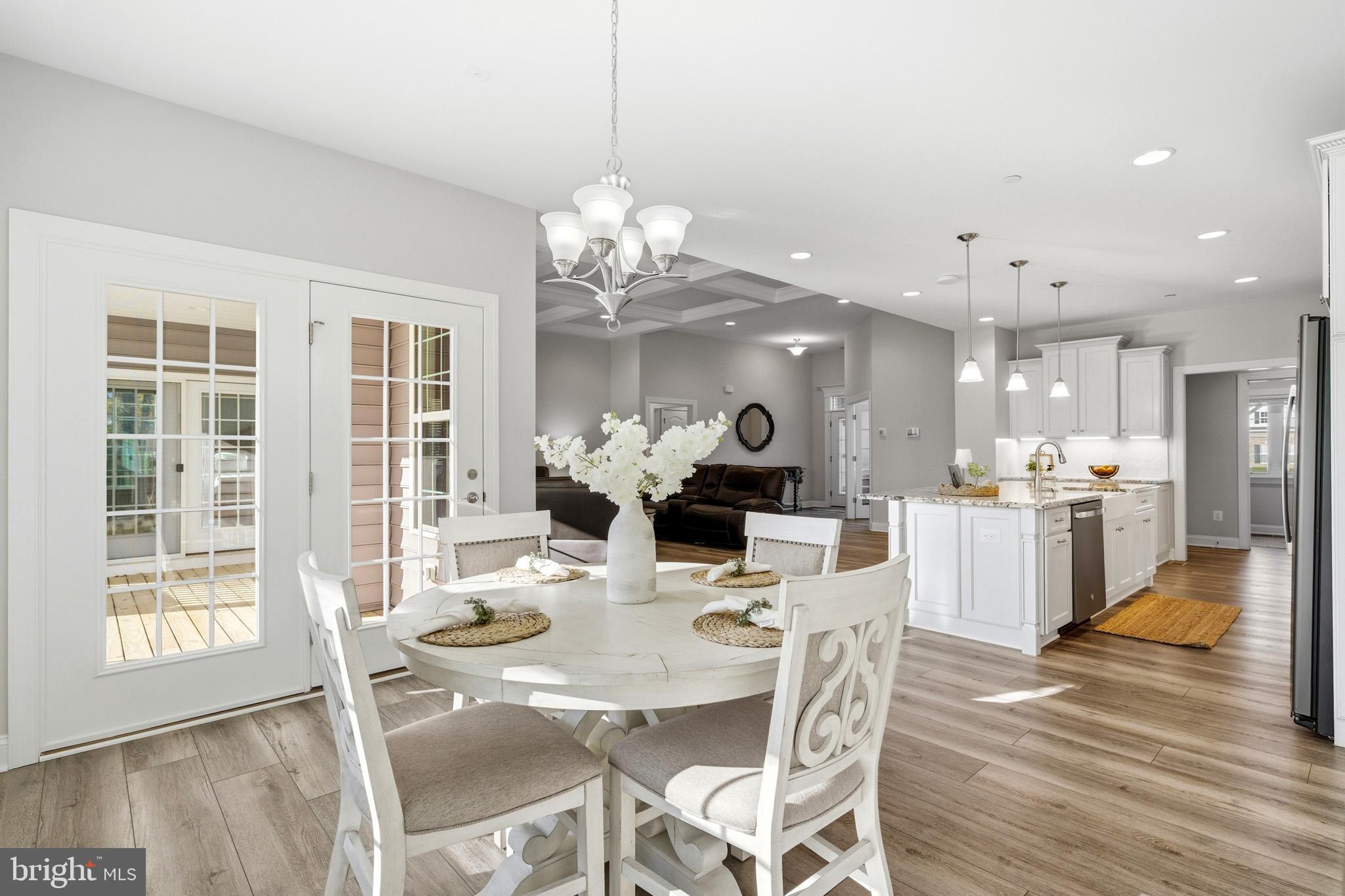 TWIN PONDS - Residential