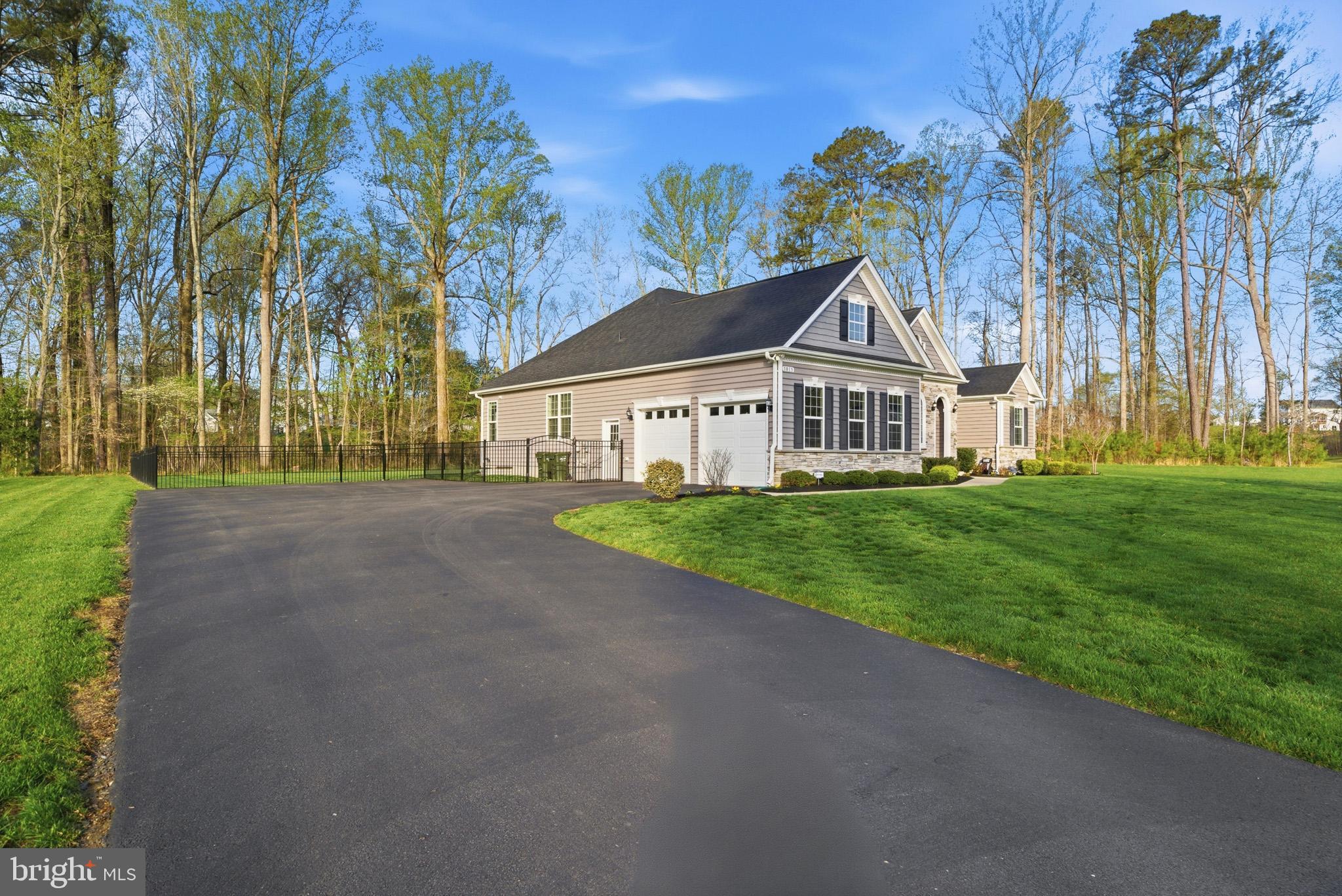 TWIN PONDS - Residential