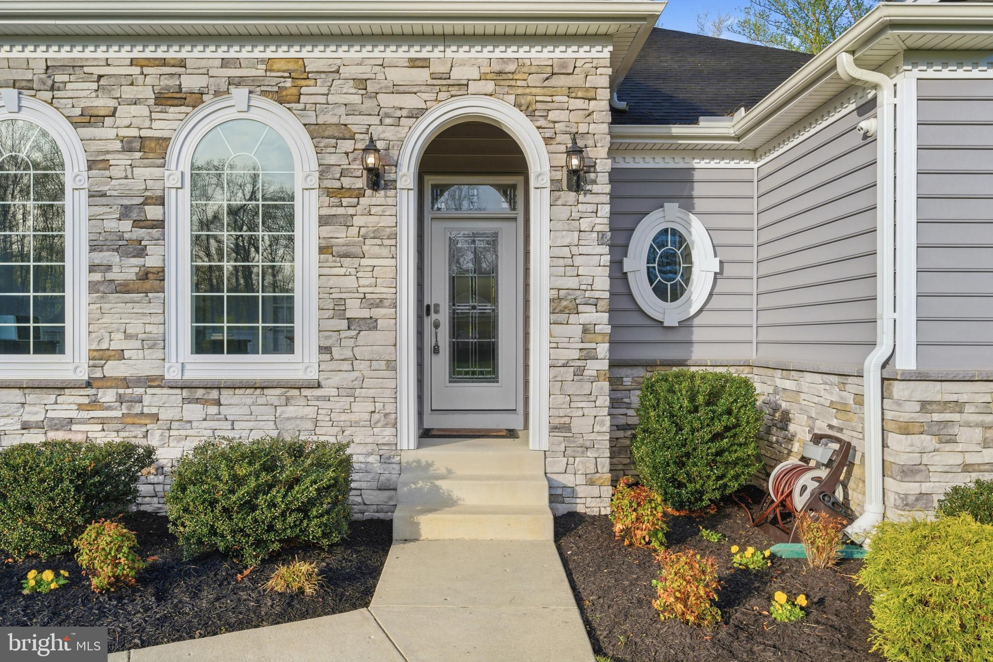 TWIN PONDS - Residential