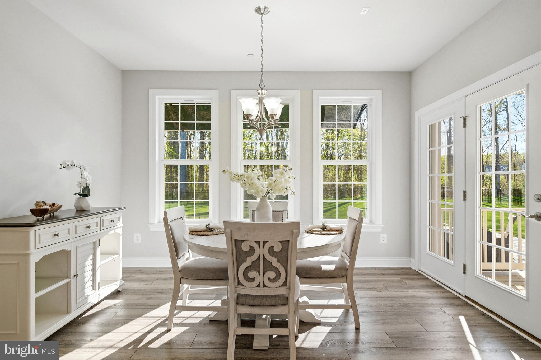 TWIN PONDS - Residential