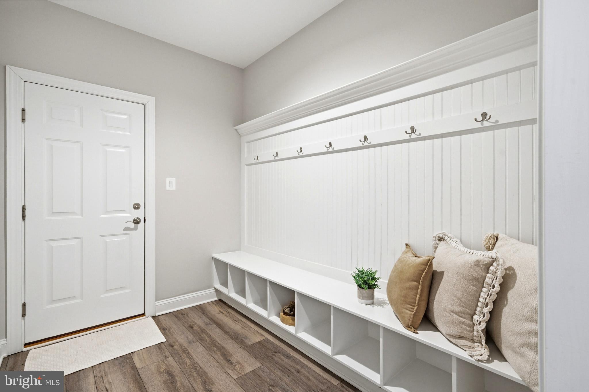 TWIN PONDS - Residential