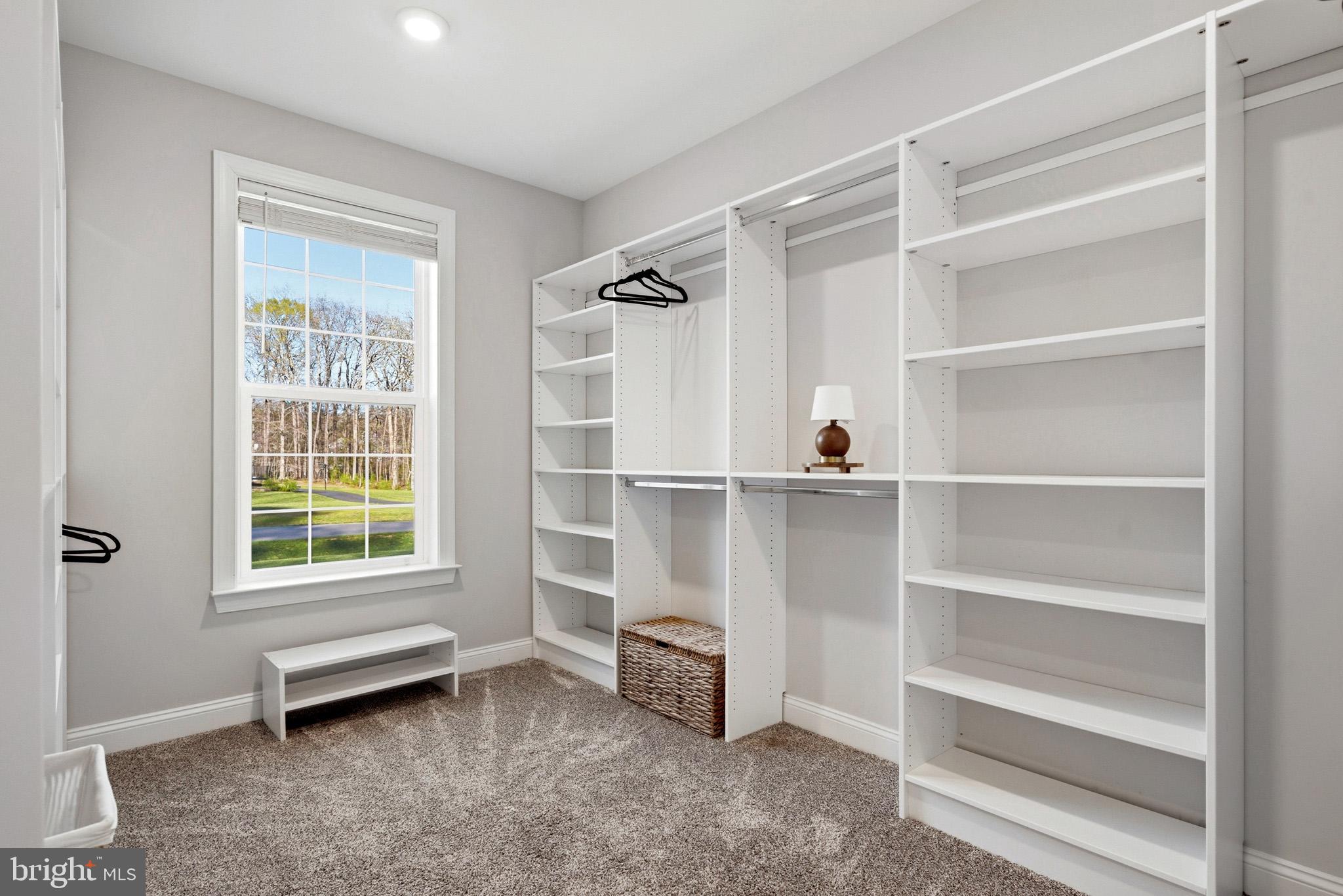 TWIN PONDS - Residential