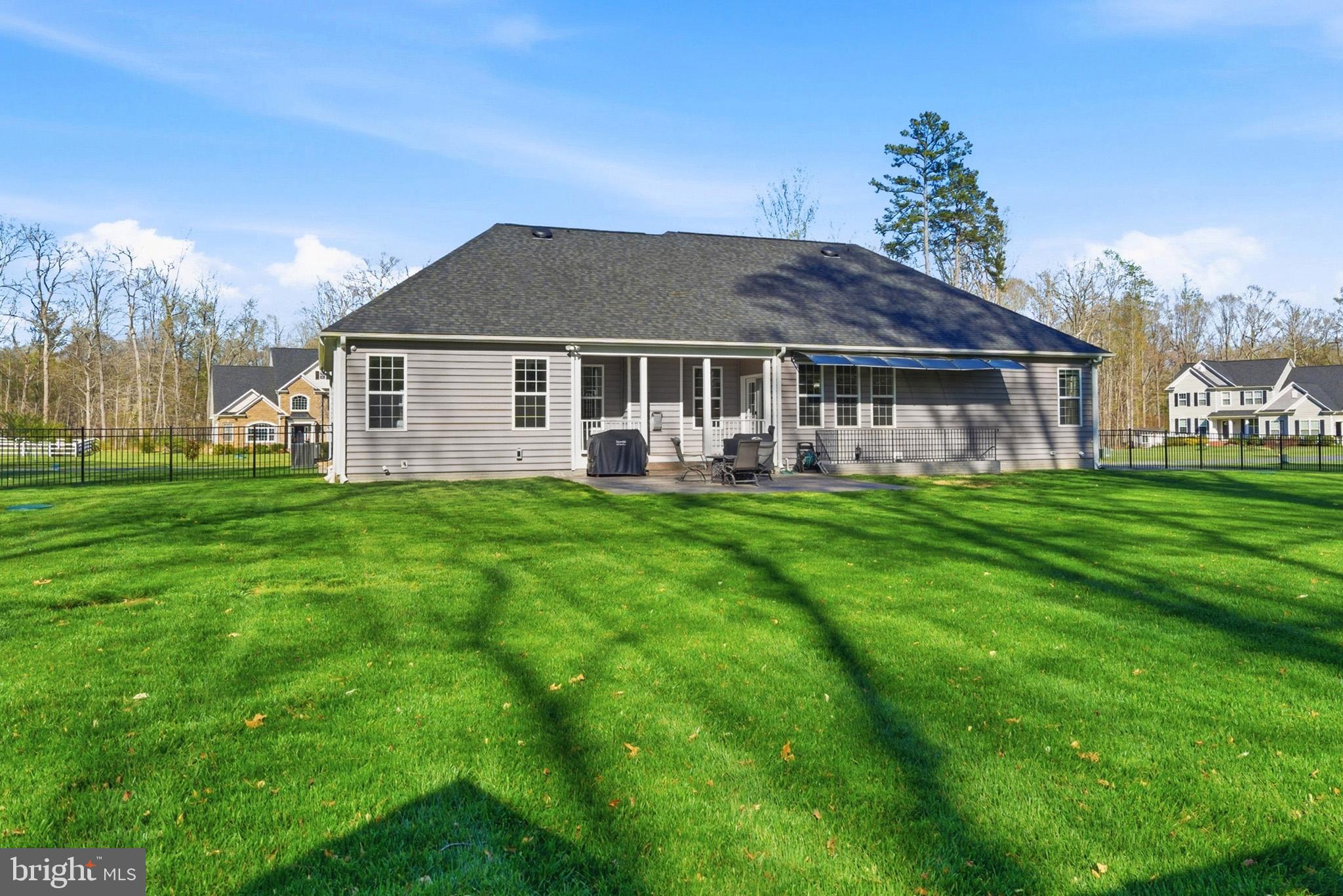 TWIN PONDS - Residential