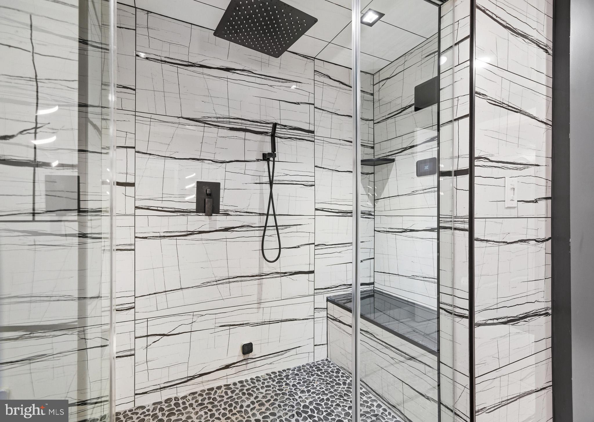 TWIN PONDS - Residential