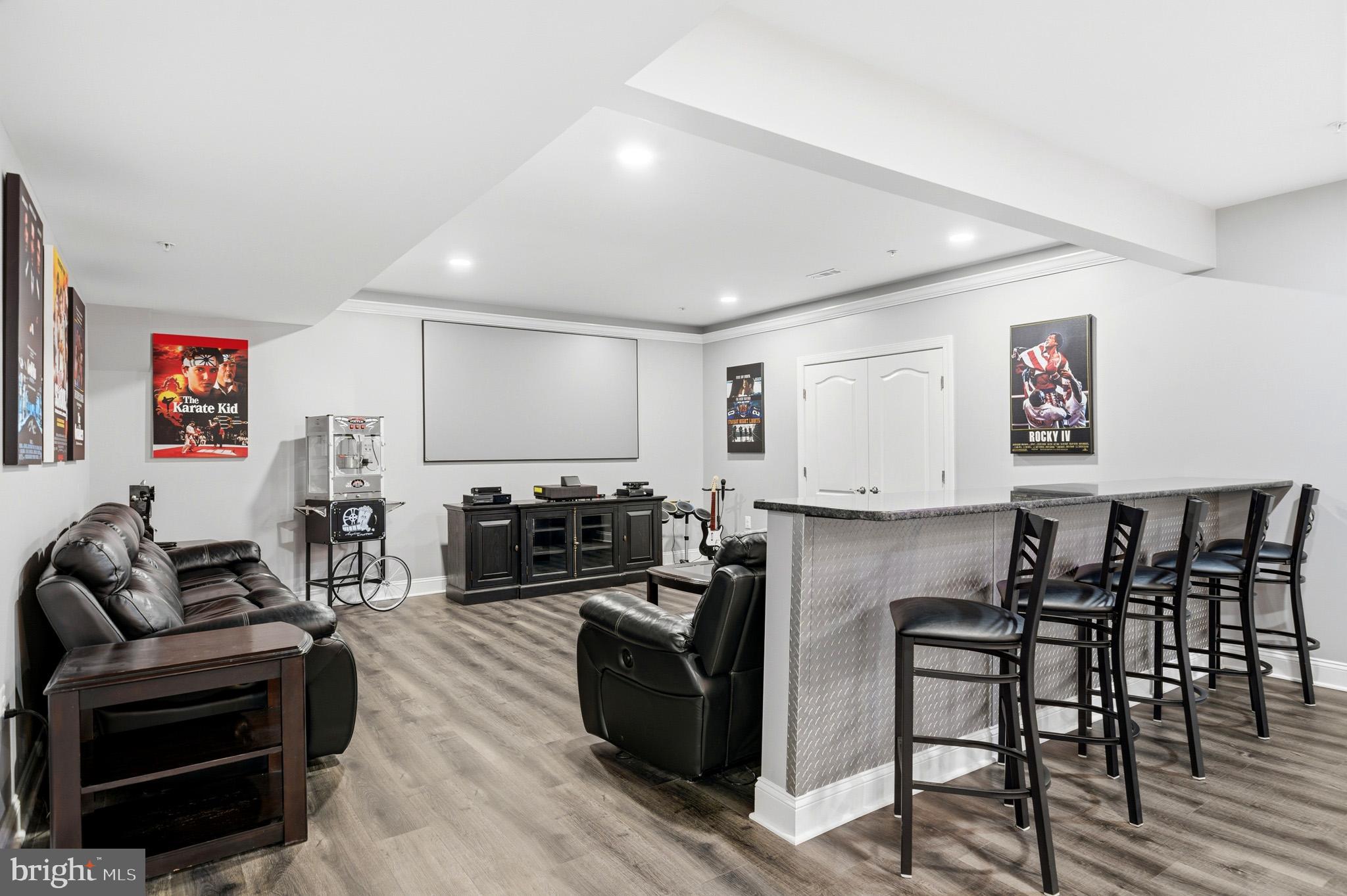 TWIN PONDS - Residential