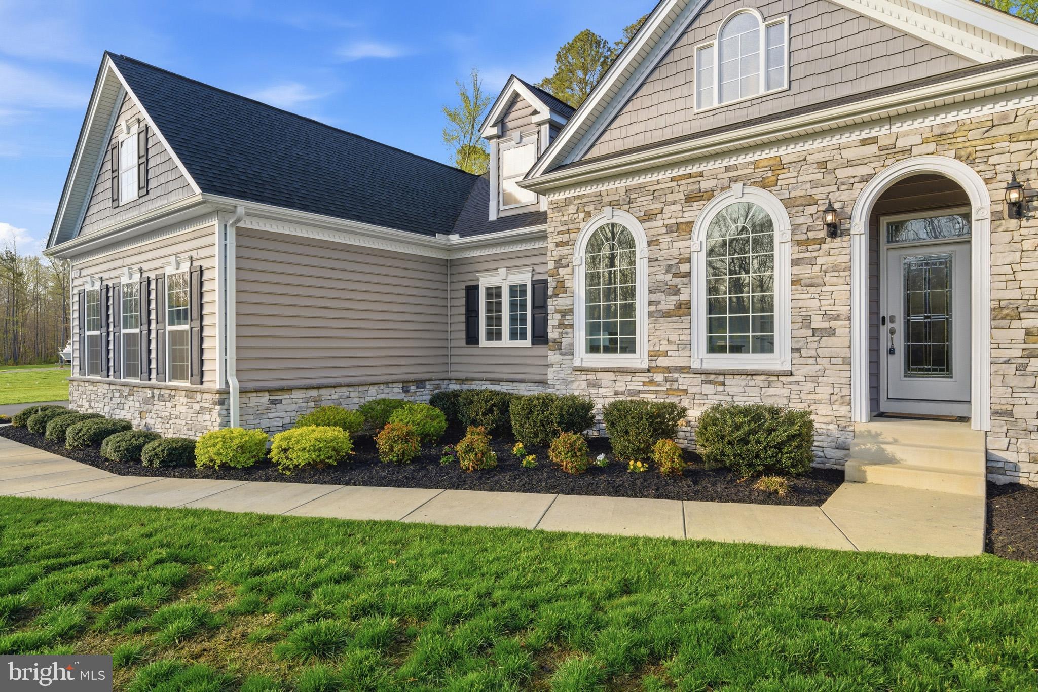 TWIN PONDS - Residential