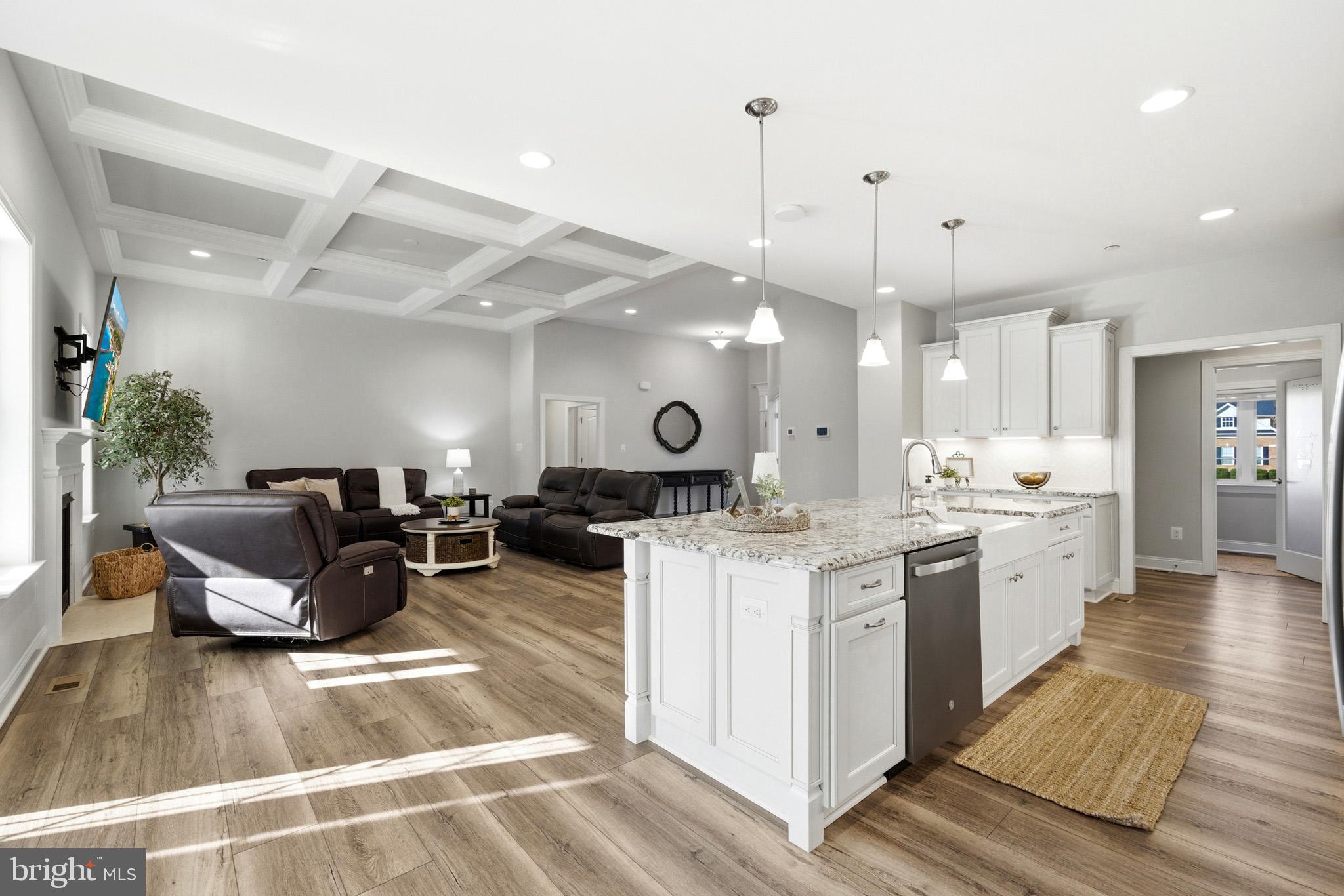 TWIN PONDS - Residential