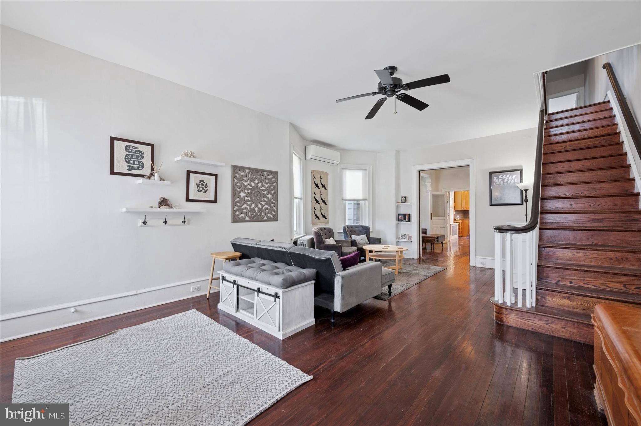 UNIVERSITY CITY - Residential