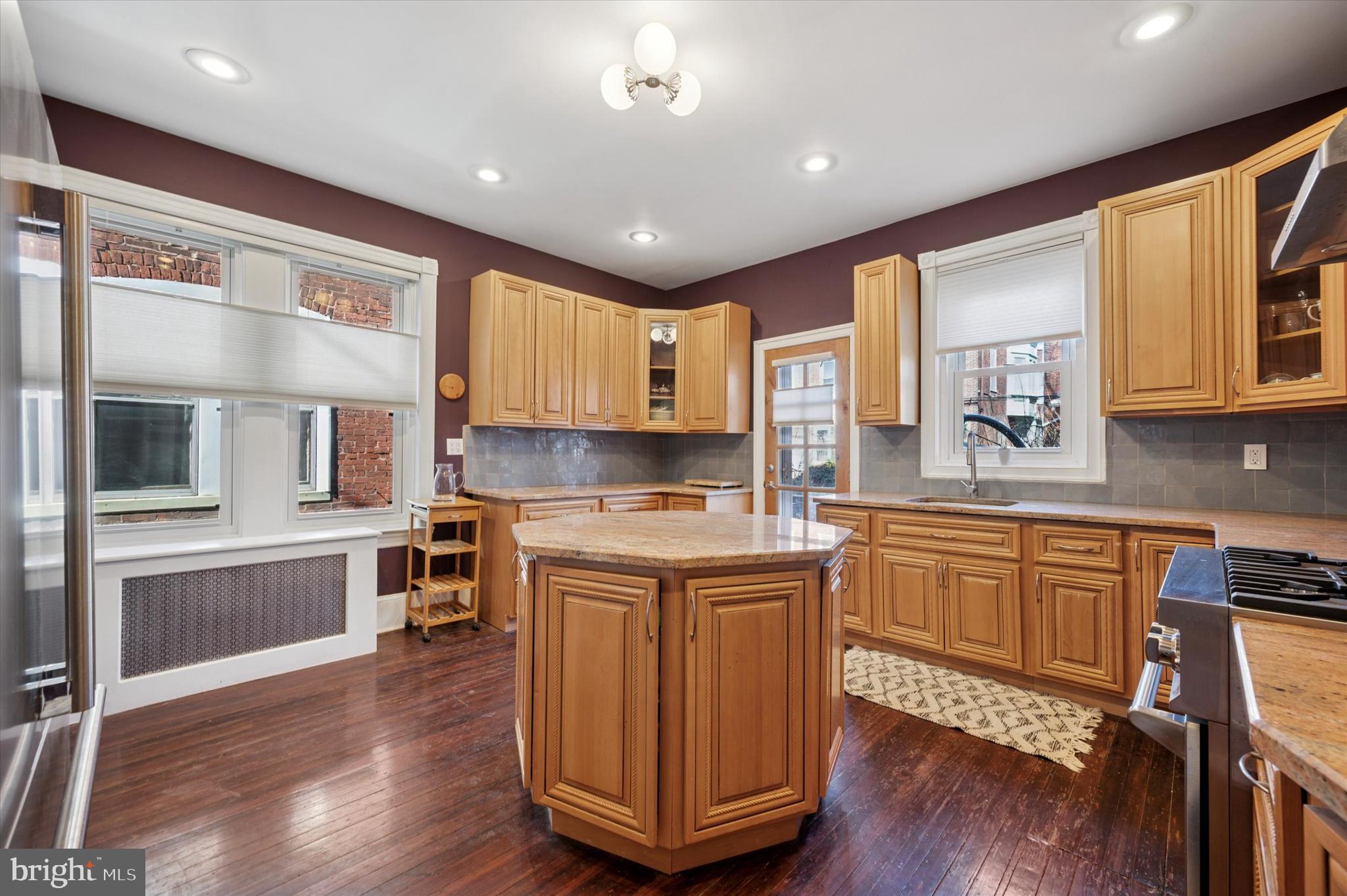 UNIVERSITY CITY - Residential