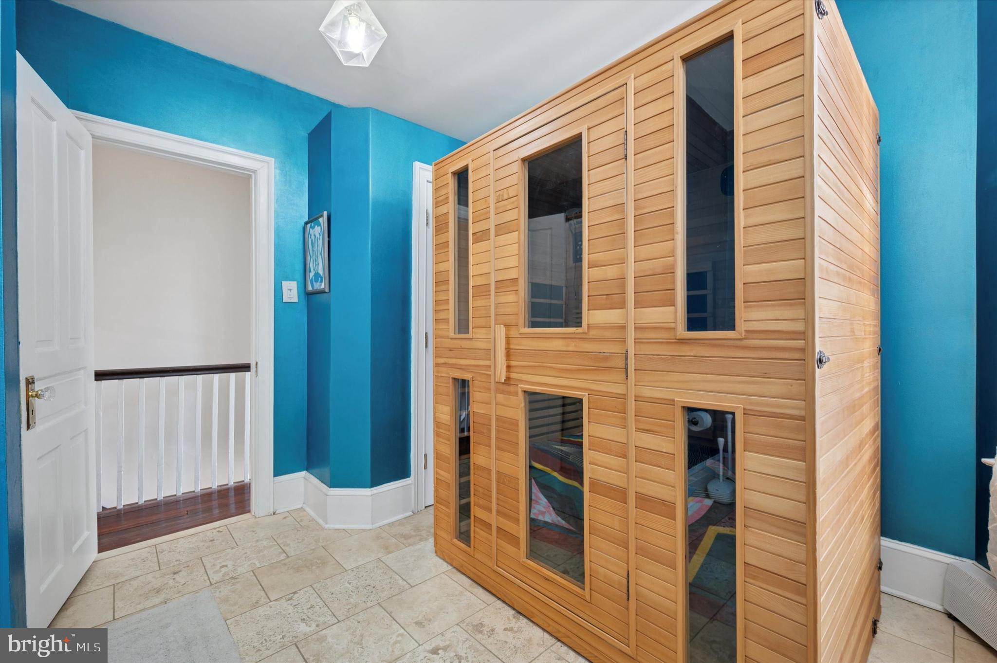 UNIVERSITY CITY - Residential