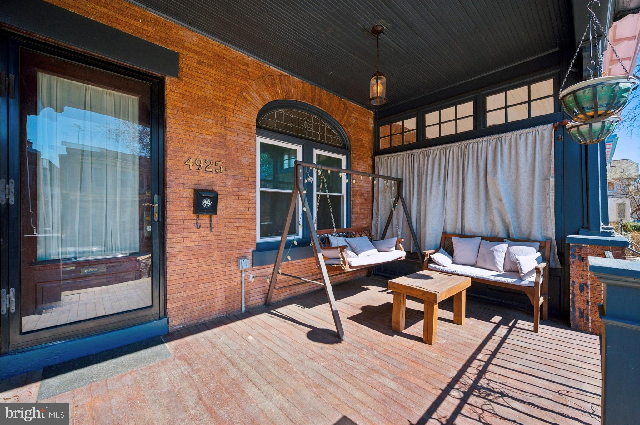 UNIVERSITY CITY - Residential