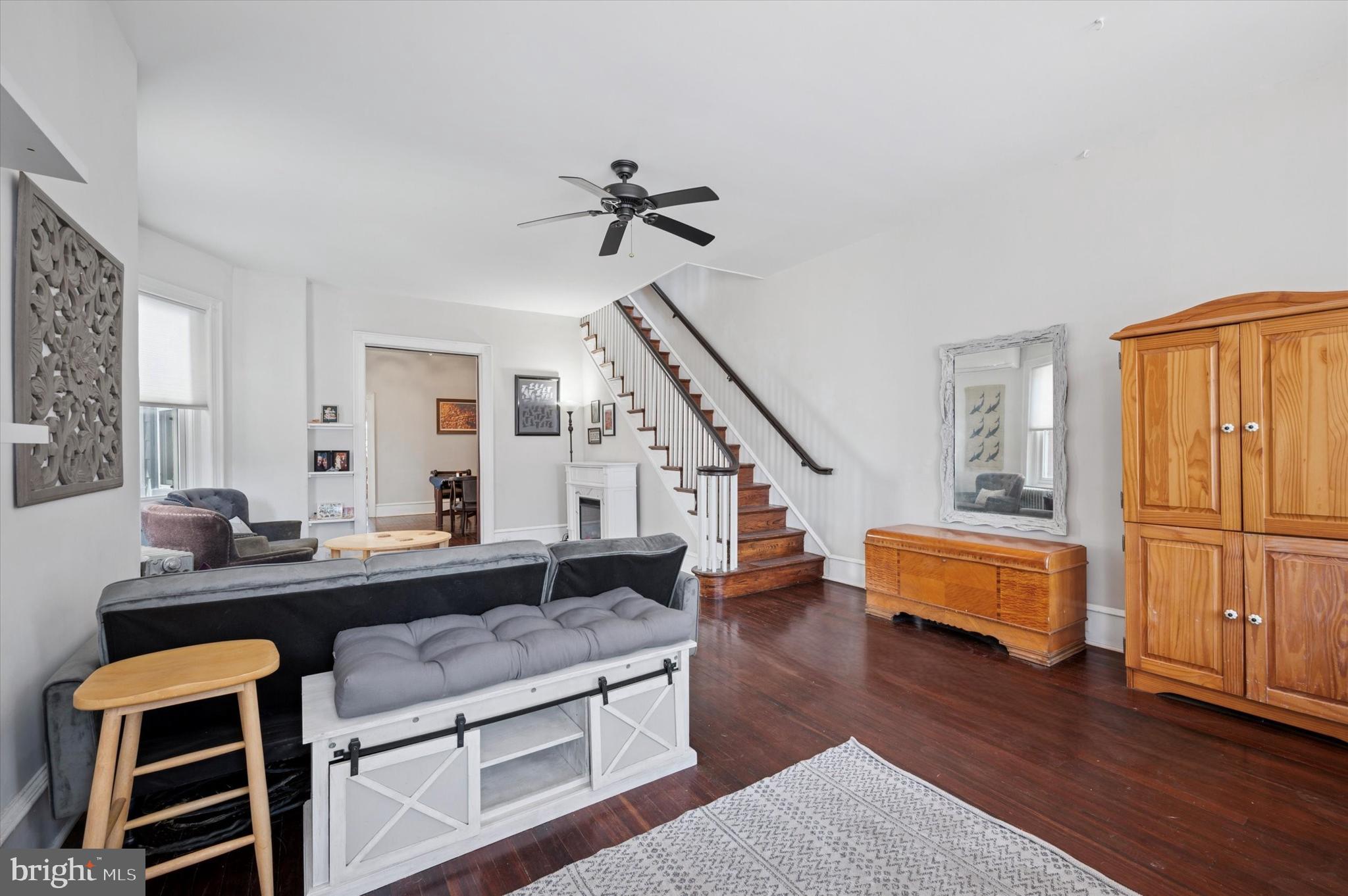 UNIVERSITY CITY - Residential