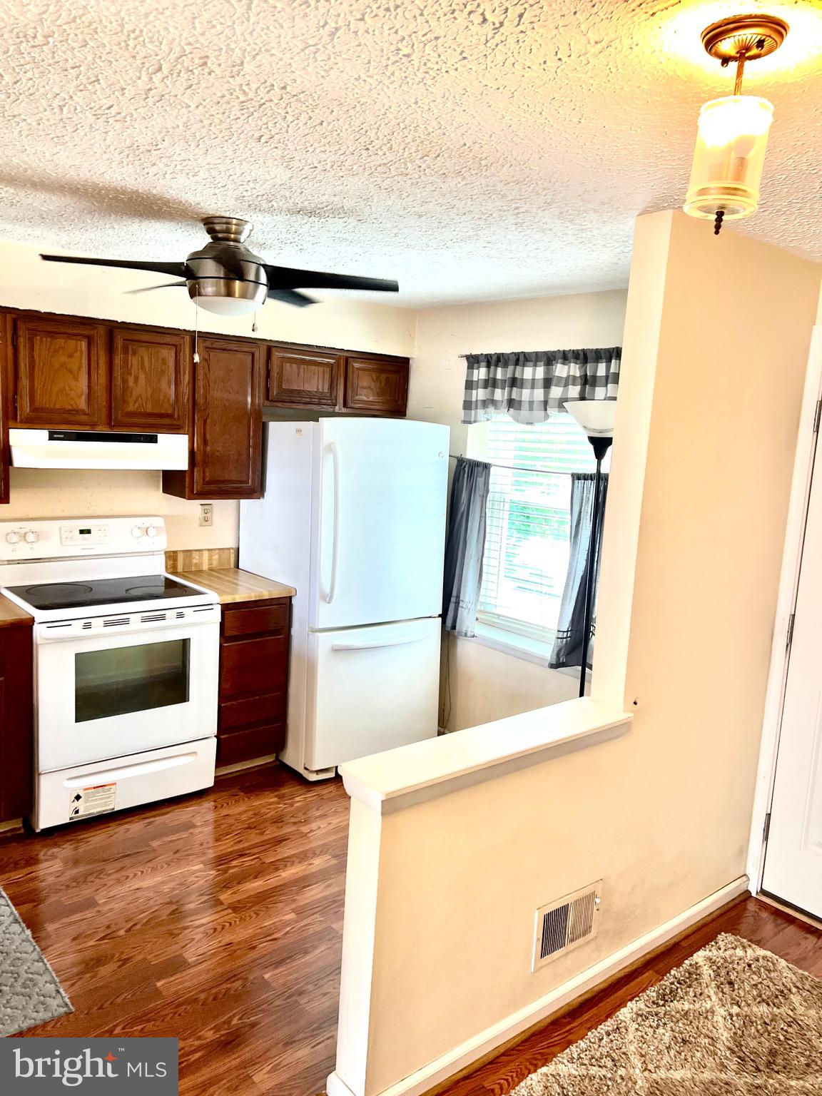 MIDDLEBROOK COMMONS - Residential