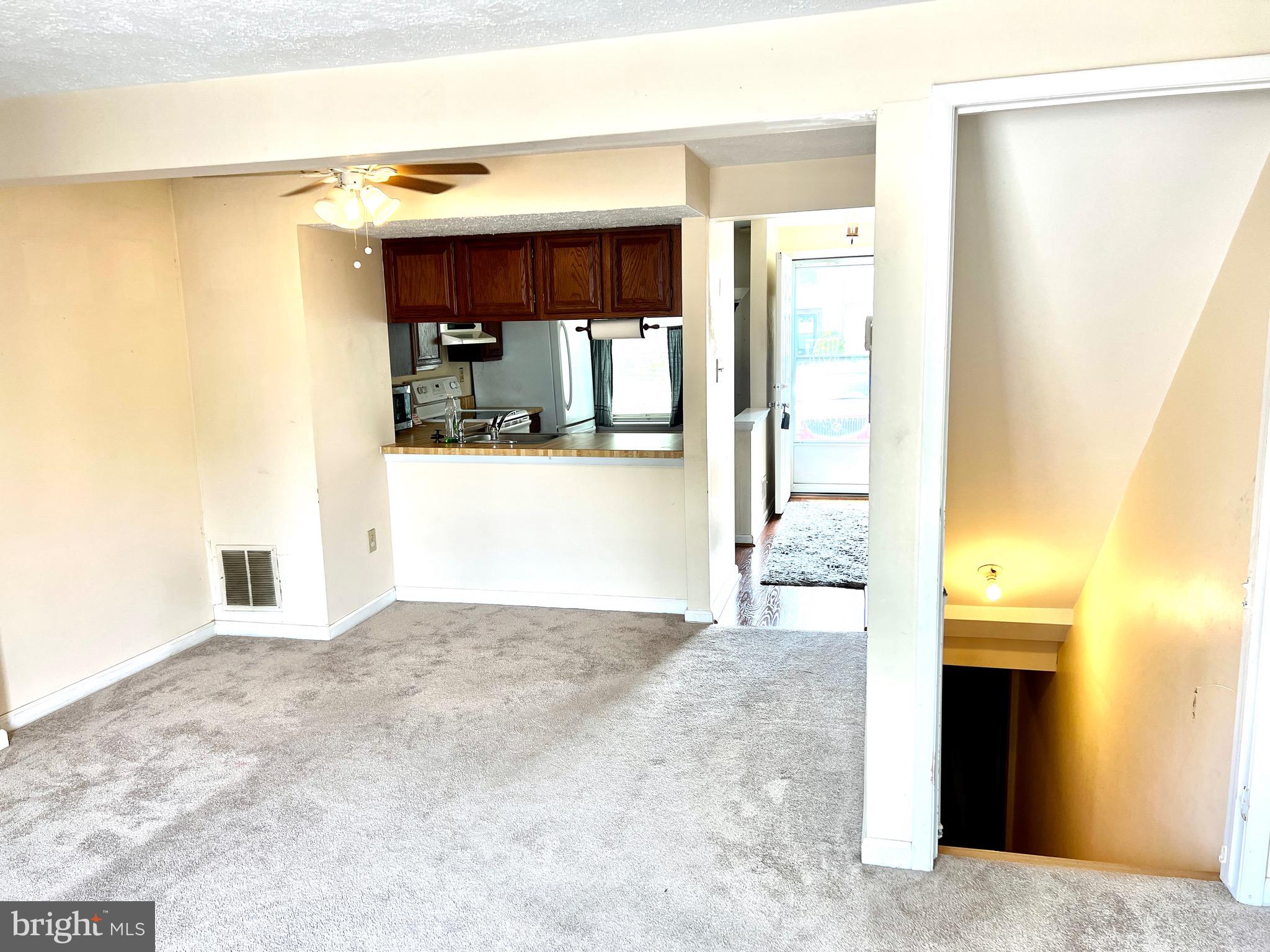 MIDDLEBROOK COMMONS - Residential