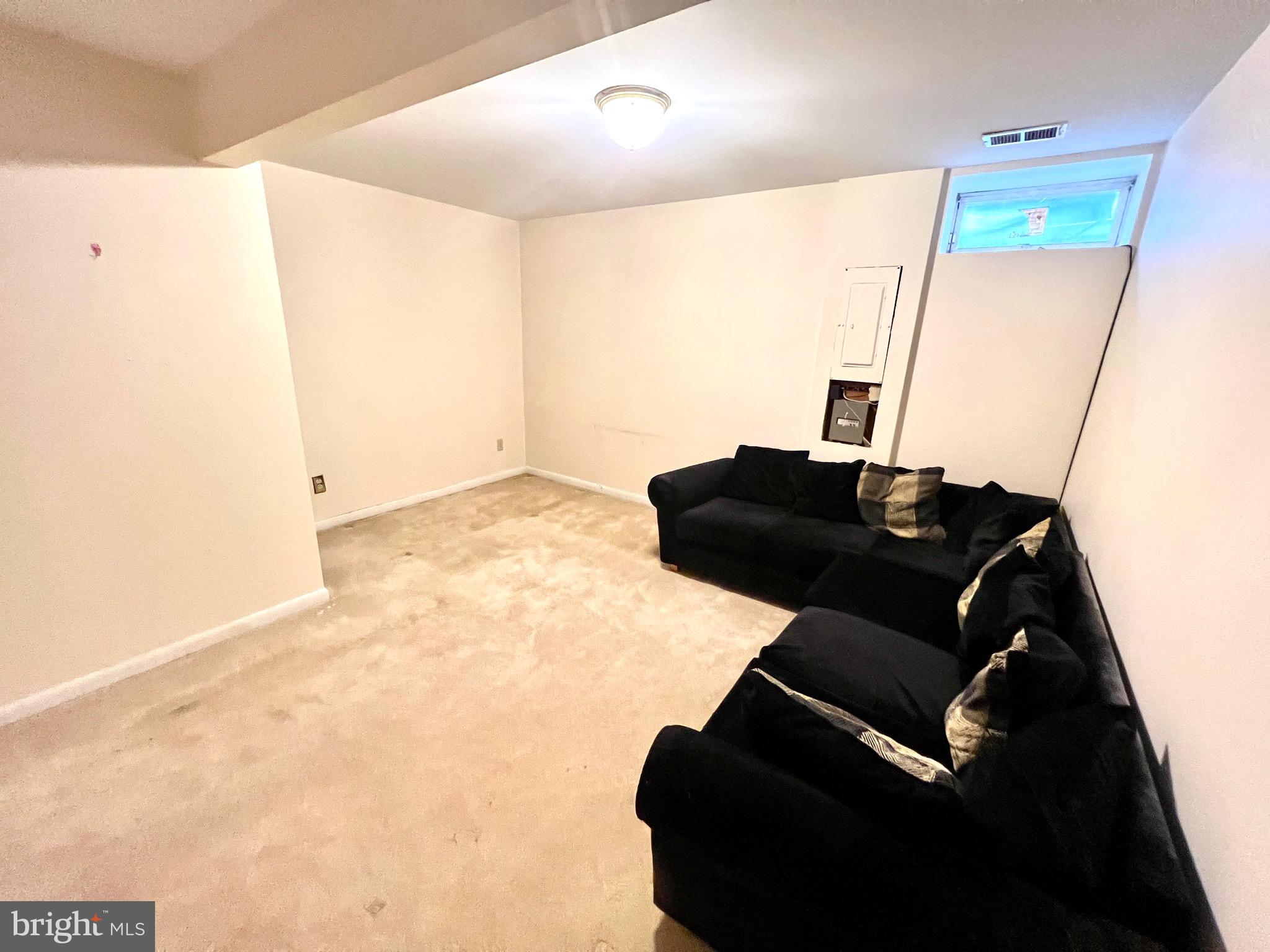 MIDDLEBROOK COMMONS - Residential