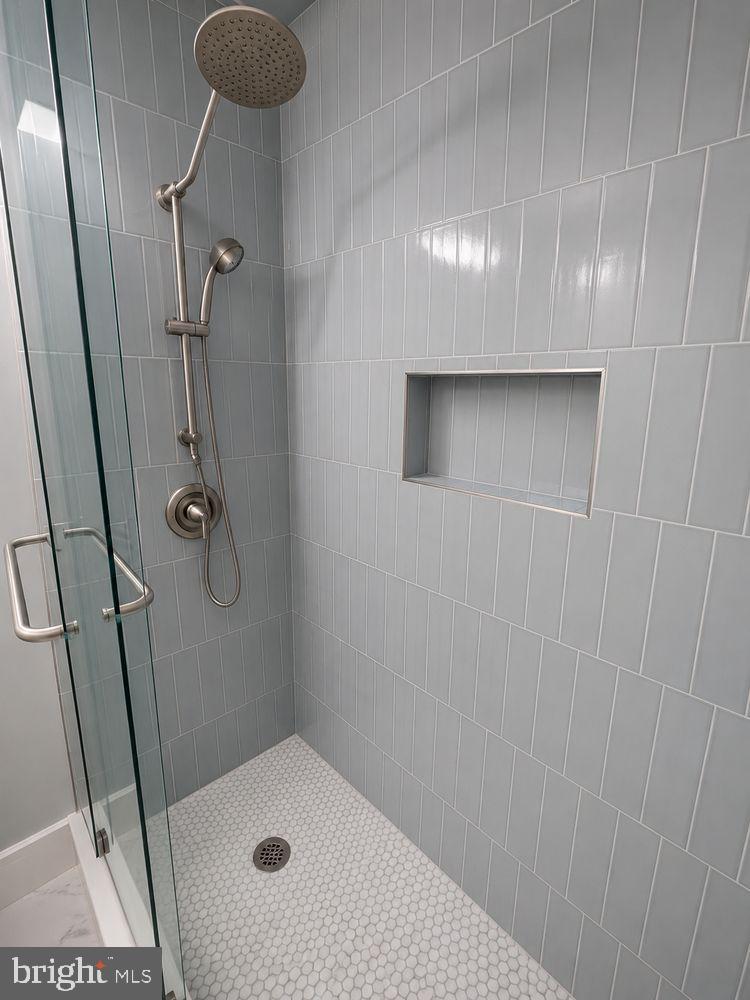 6386 PATIENCE COURT