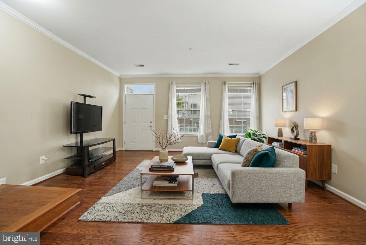 2663 MANHATTAN PLACE 112