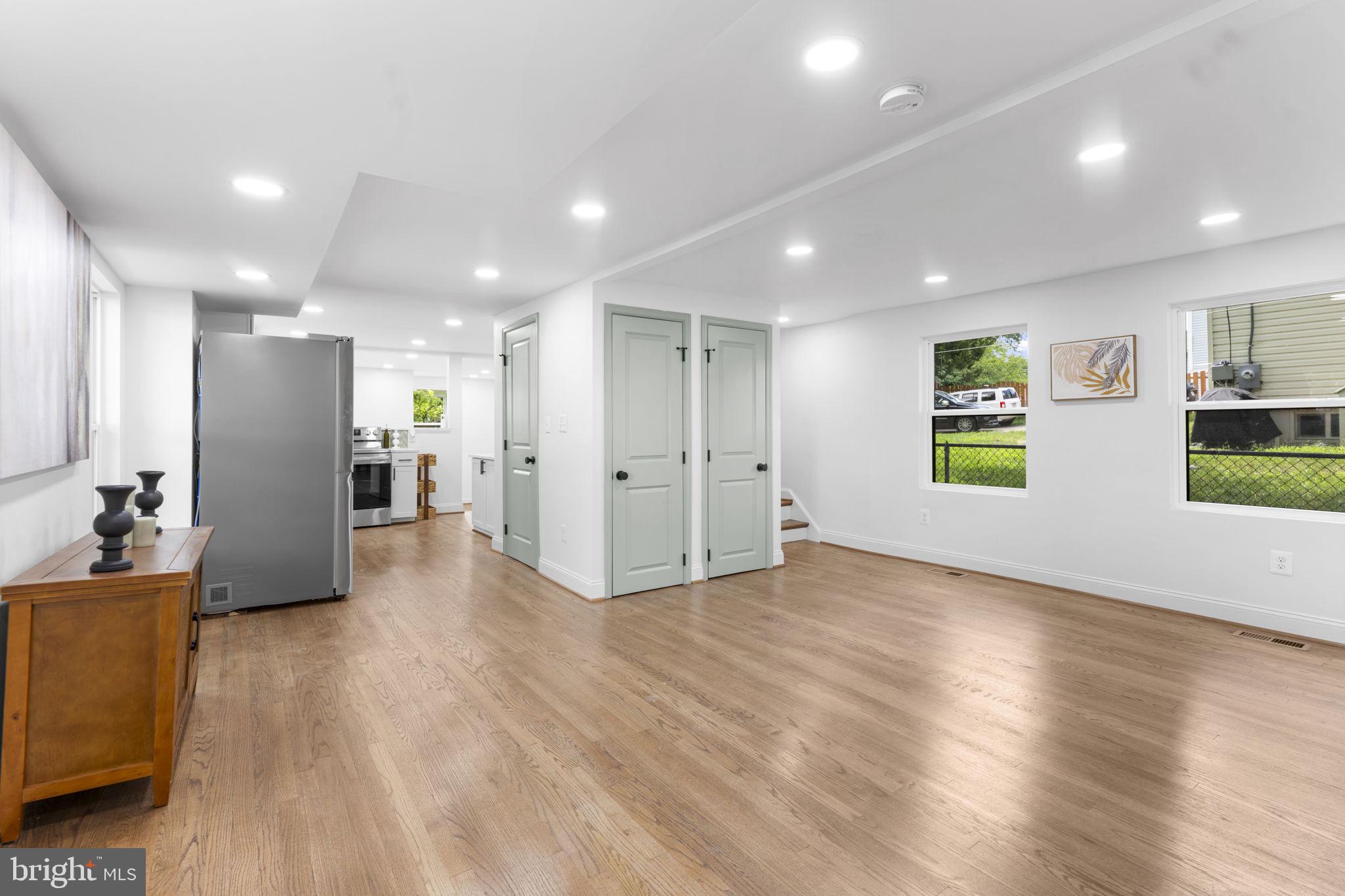 GROVETON HEIGHTS - Residential