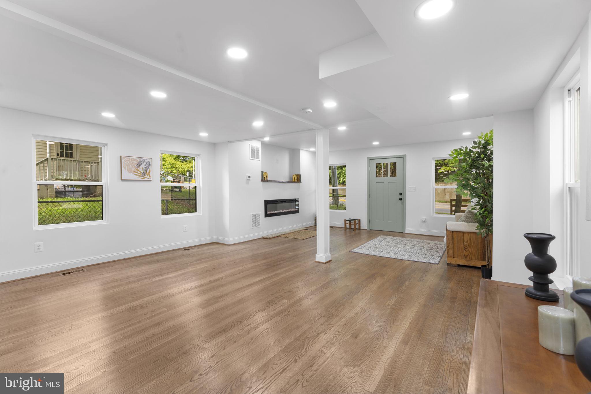 GROVETON HEIGHTS - Residential