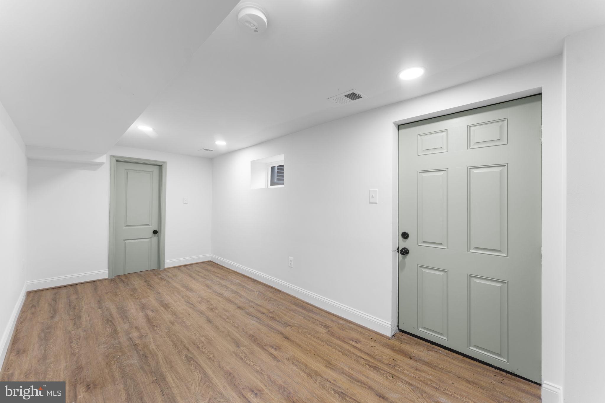 GROVETON HEIGHTS - Residential