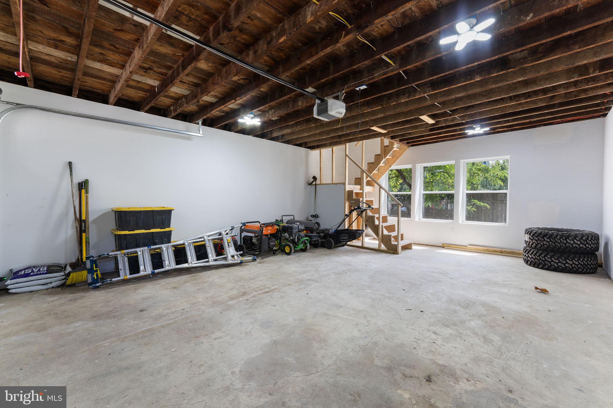 GROVETON HEIGHTS - Residential