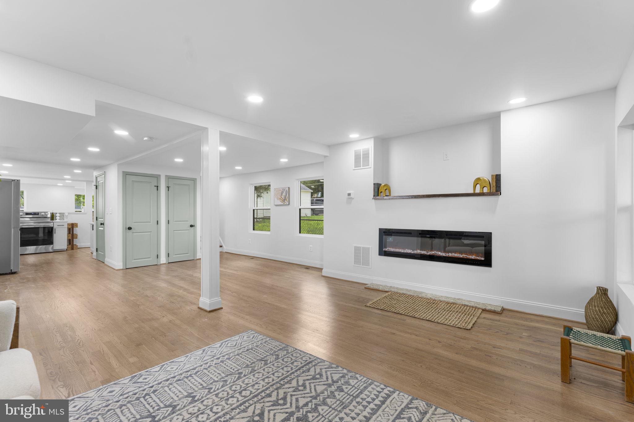 GROVETON HEIGHTS - Residential