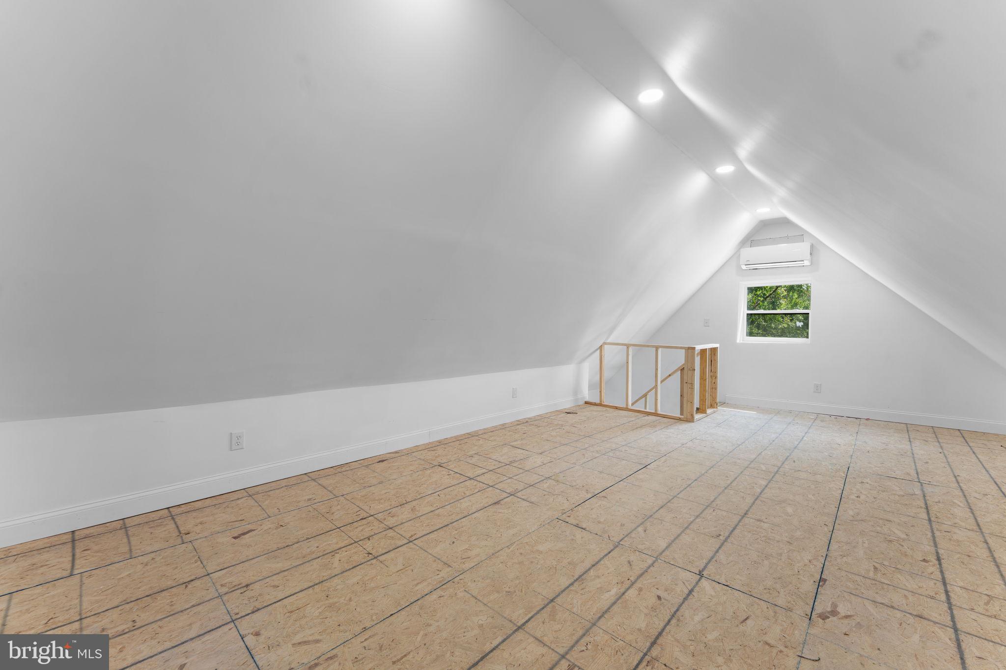 GROVETON HEIGHTS - Residential