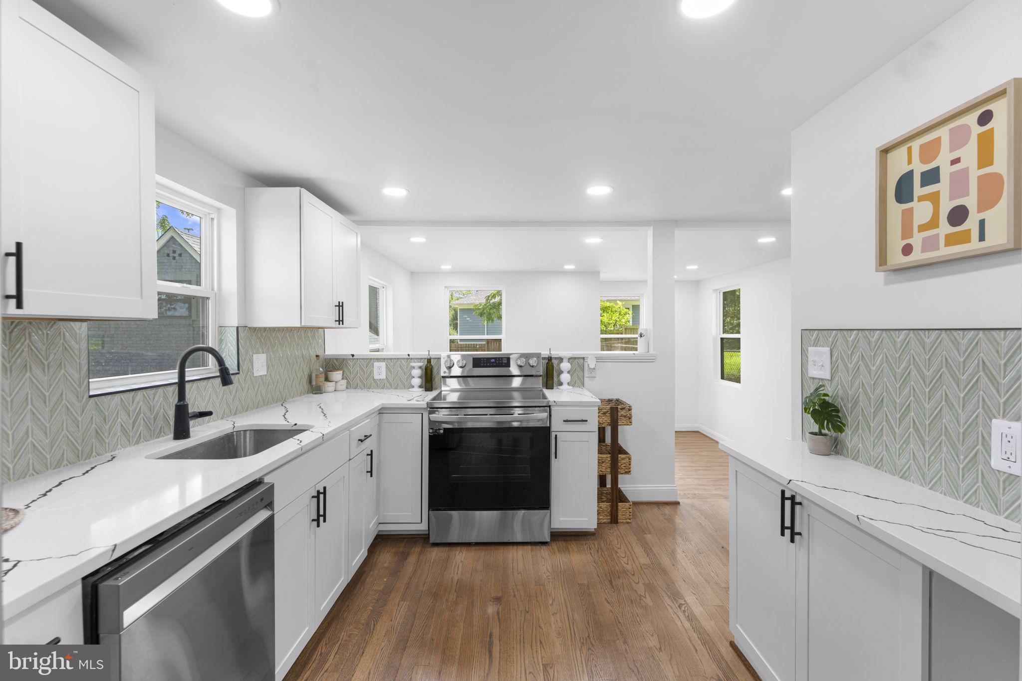 GROVETON HEIGHTS - Residential