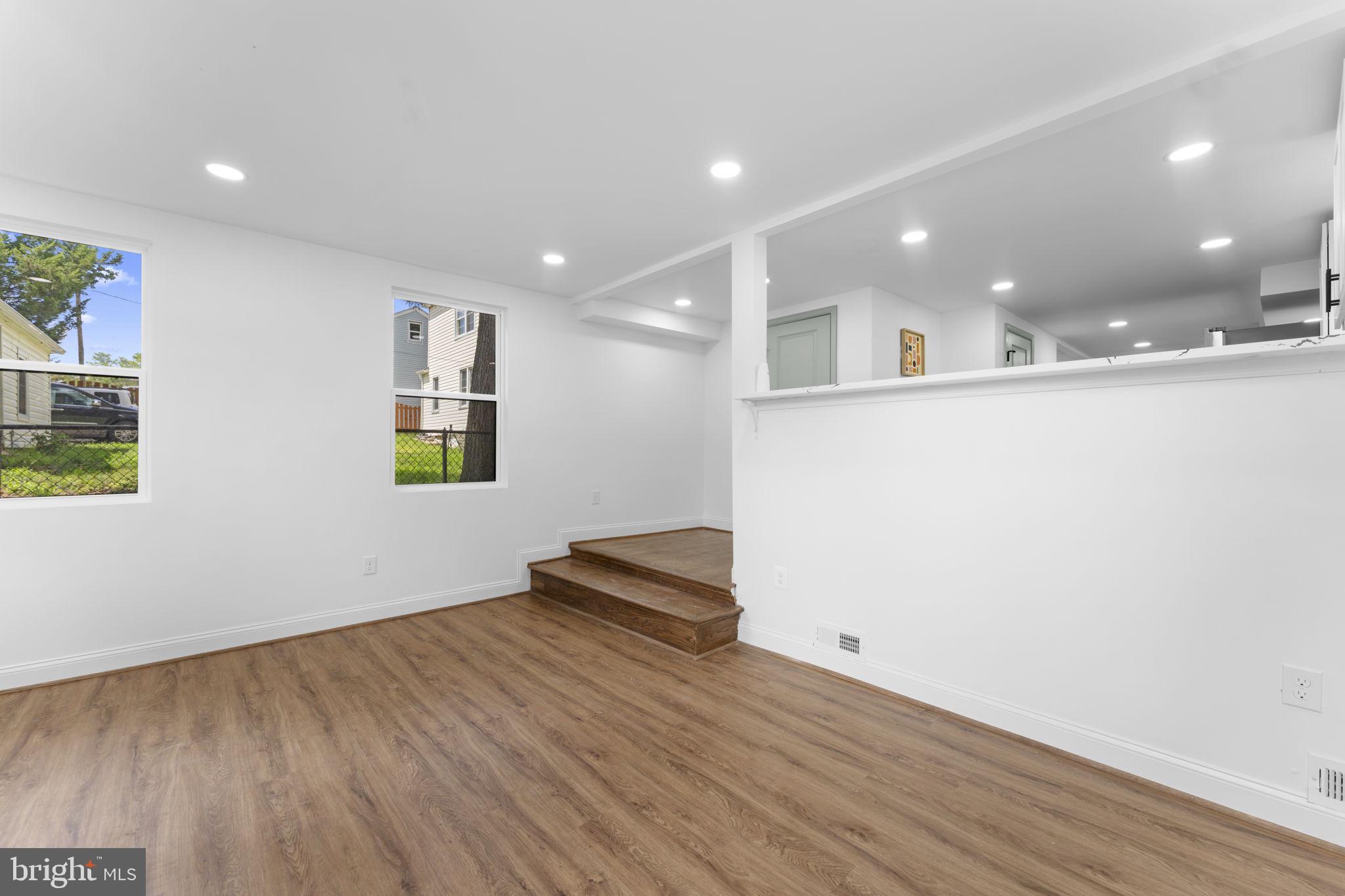 GROVETON HEIGHTS - Residential