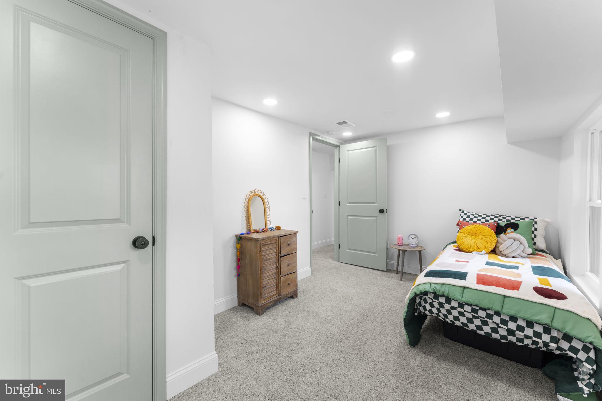 GROVETON HEIGHTS - Residential