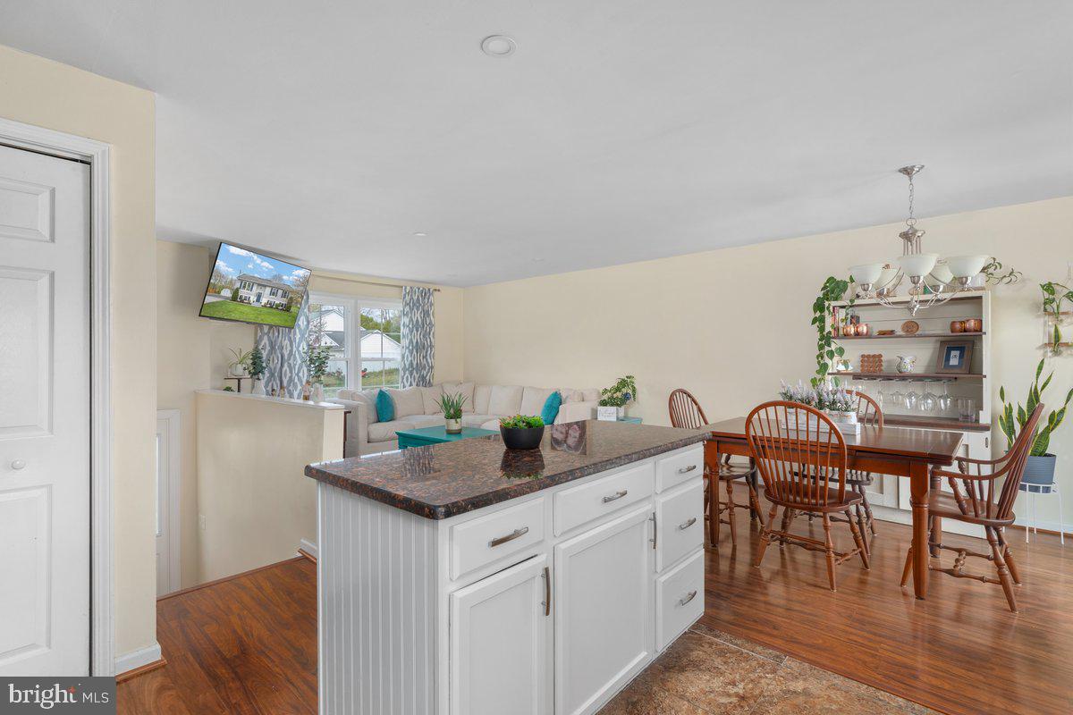 HENSEL STONE WOODS - Residential